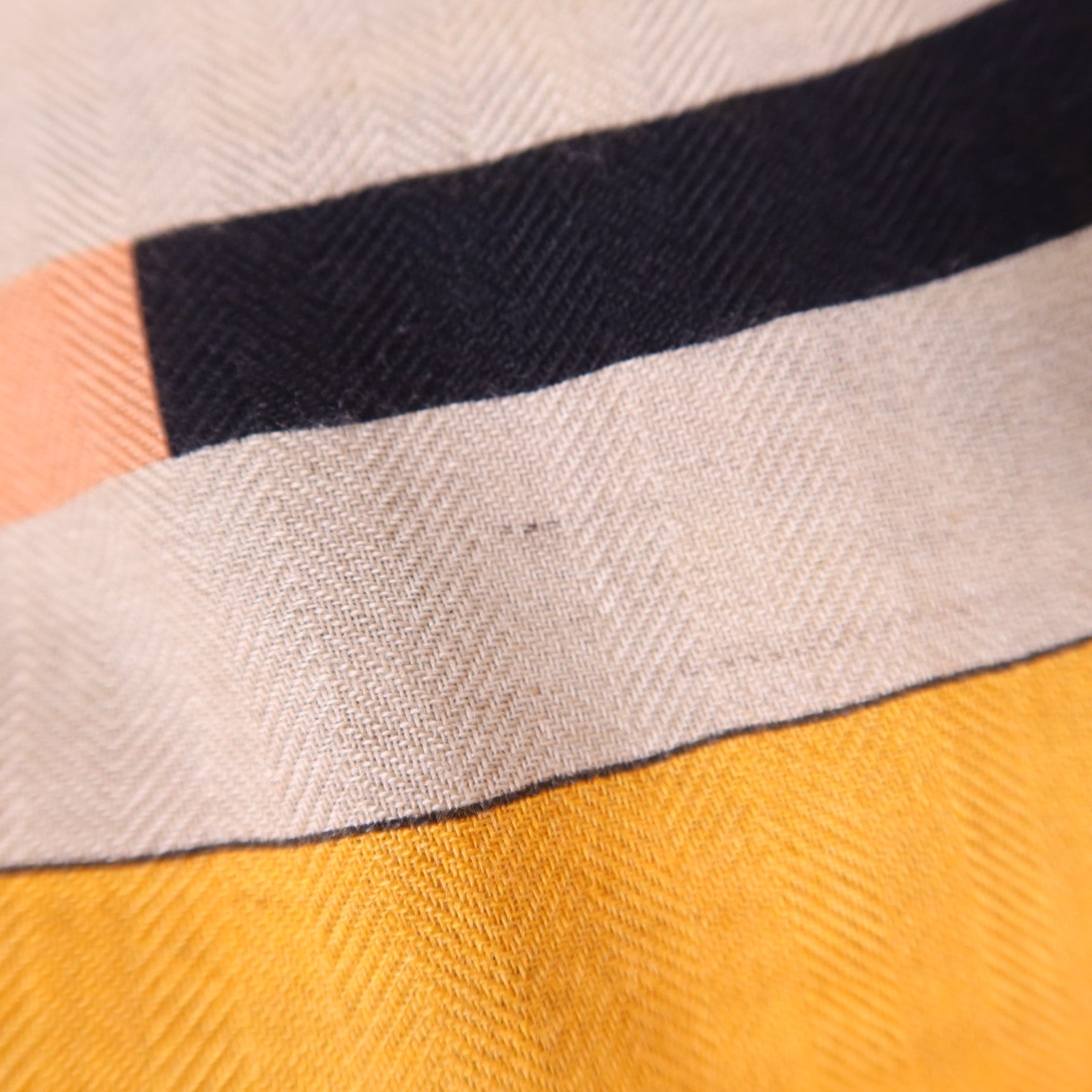 HERMES 絲質/羊絨Scarf 140X140絲巾