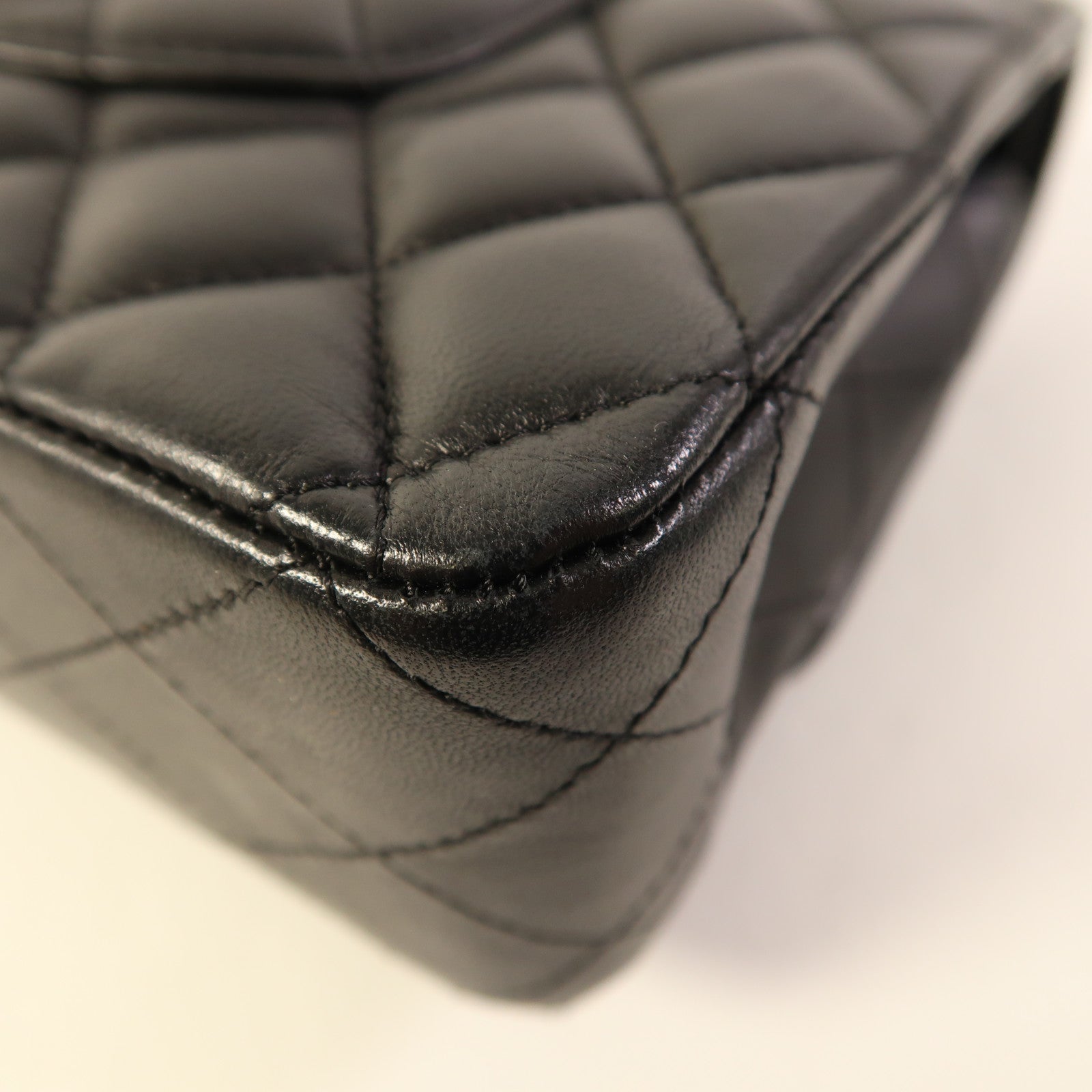 CHANEL 羊皮皮革Classic 25銀扣鏈帶肩背袋