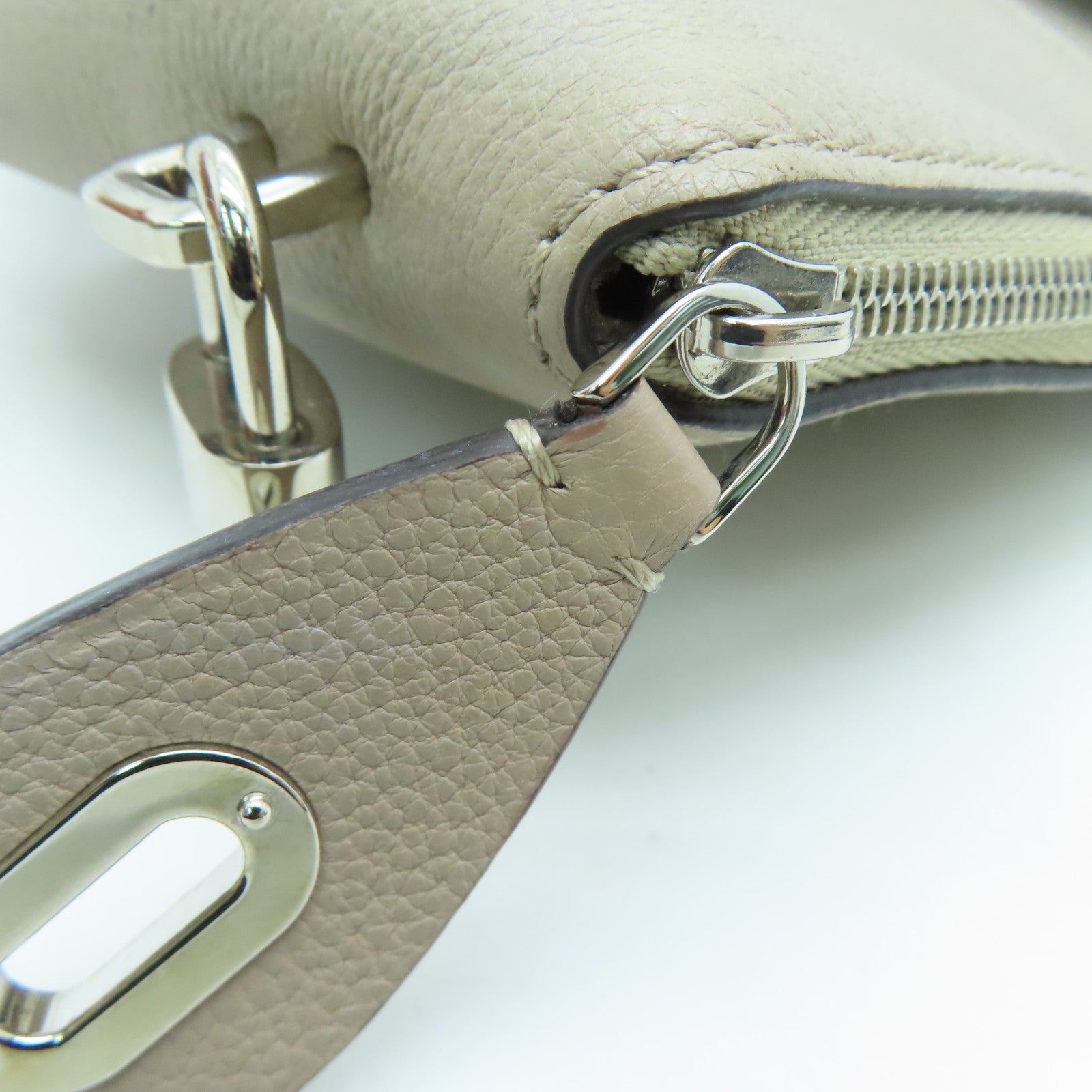 LOUIS VUITTON [Sharp Discount] Cowhide Leather Soft Lockit Silver Buckle Handle Shoulder Back Dual-purpose Bag Gray Brown