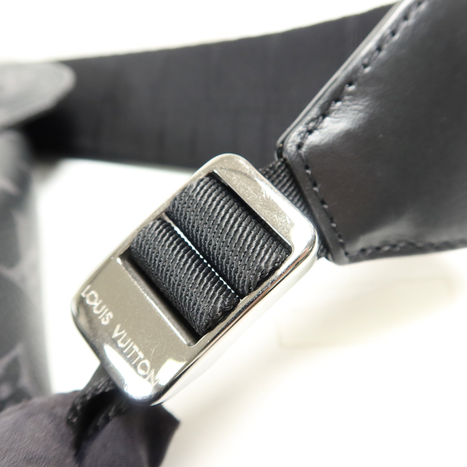 LOUIS VUITTON Monogram Eclipse Christopher MM銀扣背包