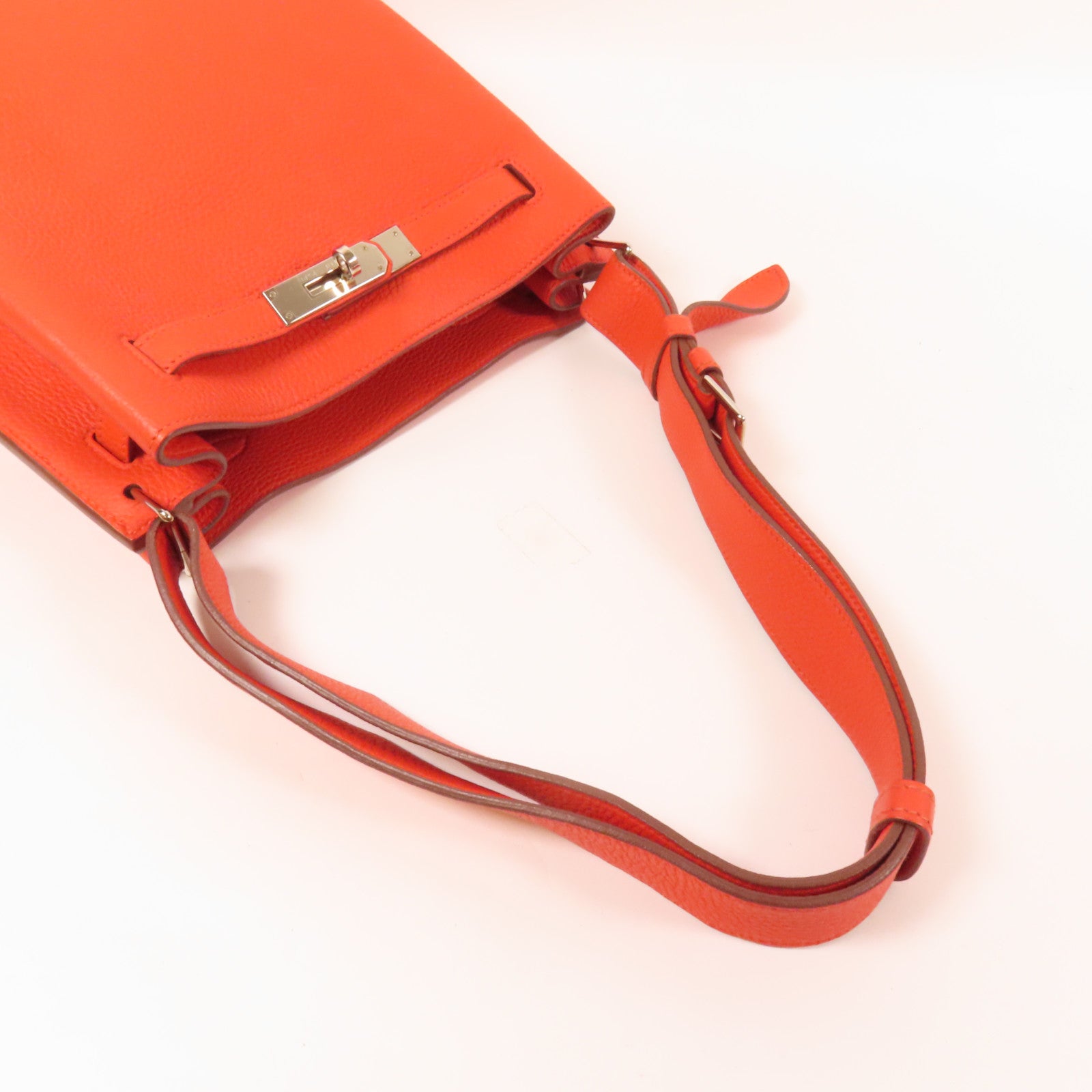 HERMES Togo皮革So Kelly 22銀扣肩背袋Capucine
