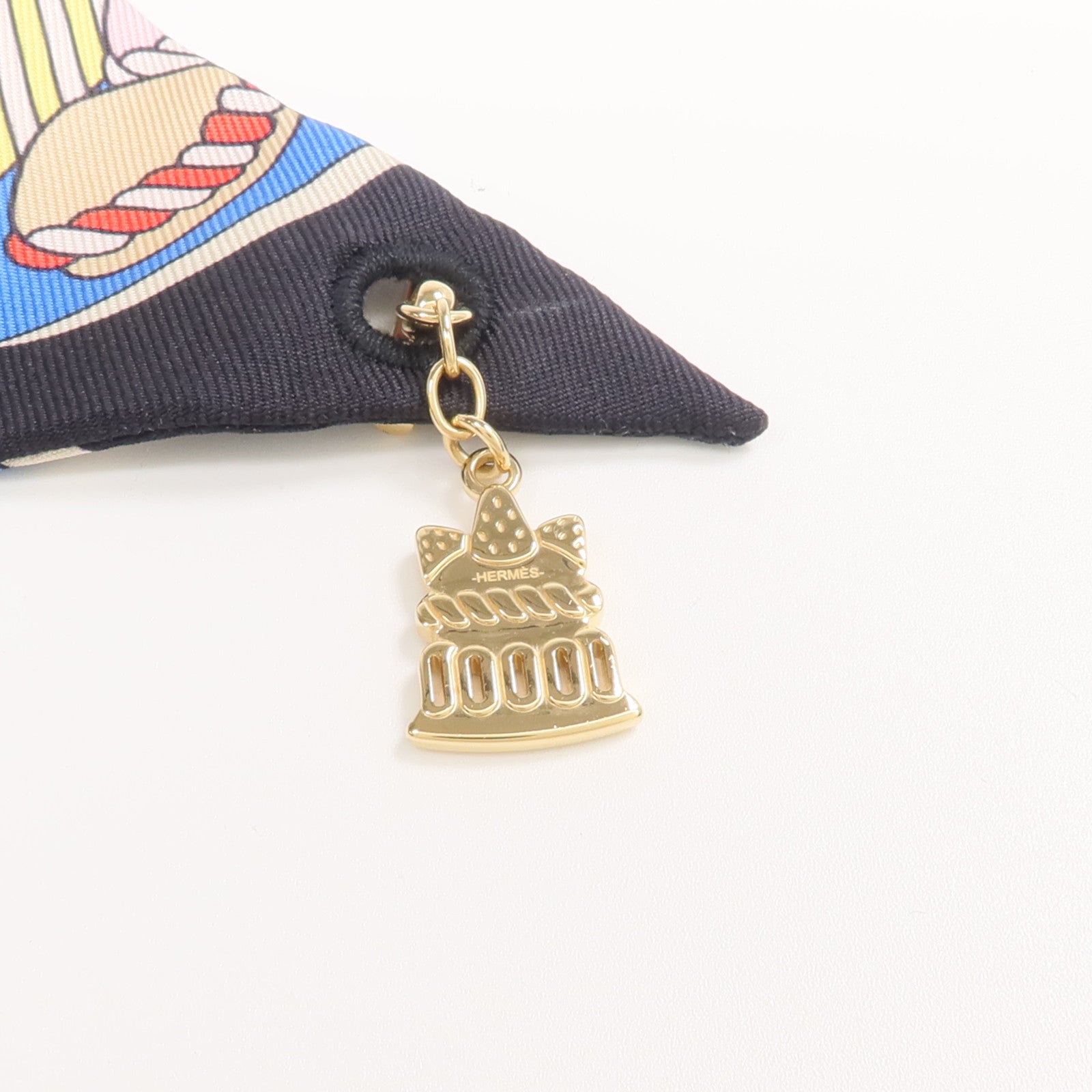 HERMES 絲質La Patisserie Francaise Charm Twilly絲巾