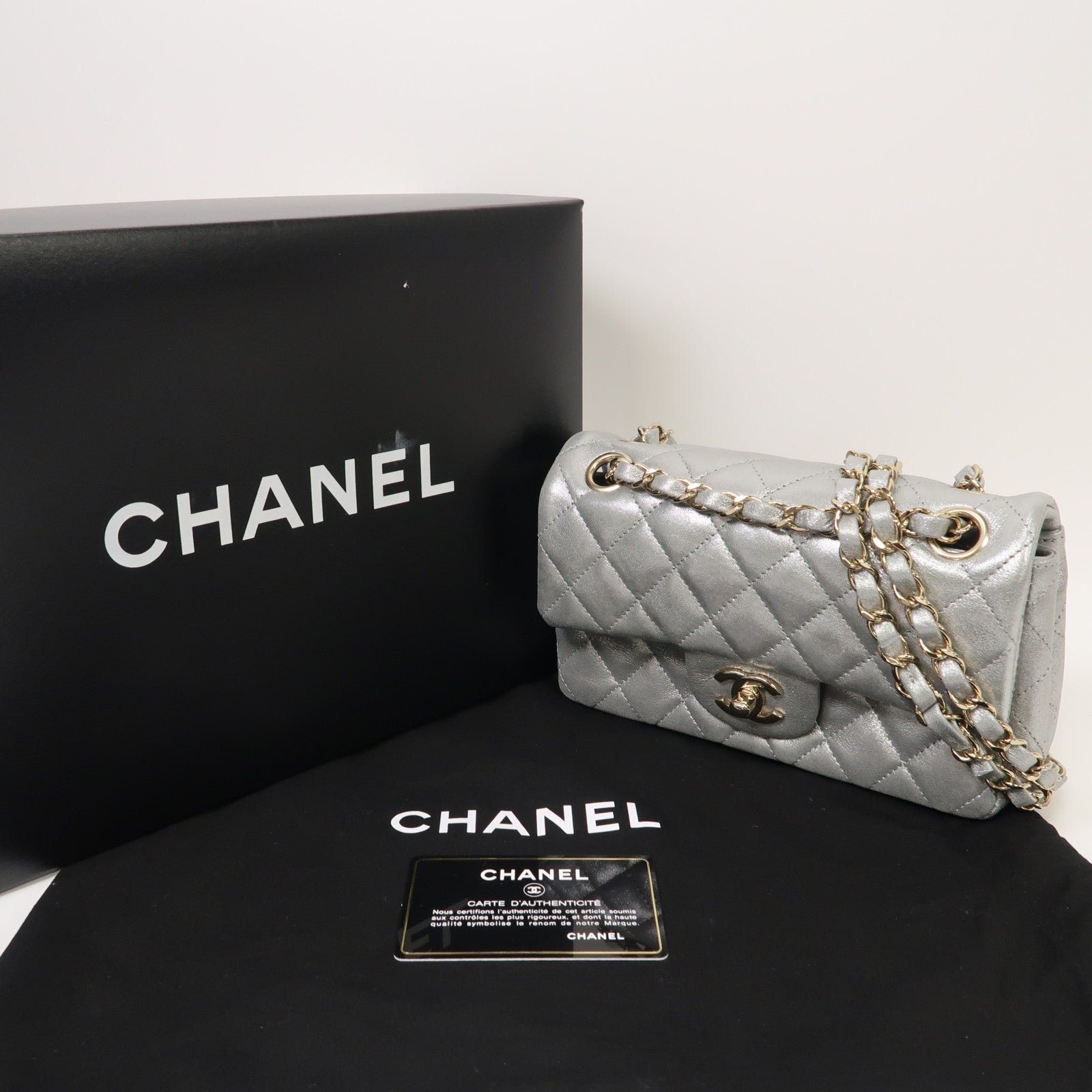 CHANEL 【激減優惠】菱格牛皮皮革Classic Flap 20 Chain Shoulder Bag金扣鏈帶肩背袋銀色