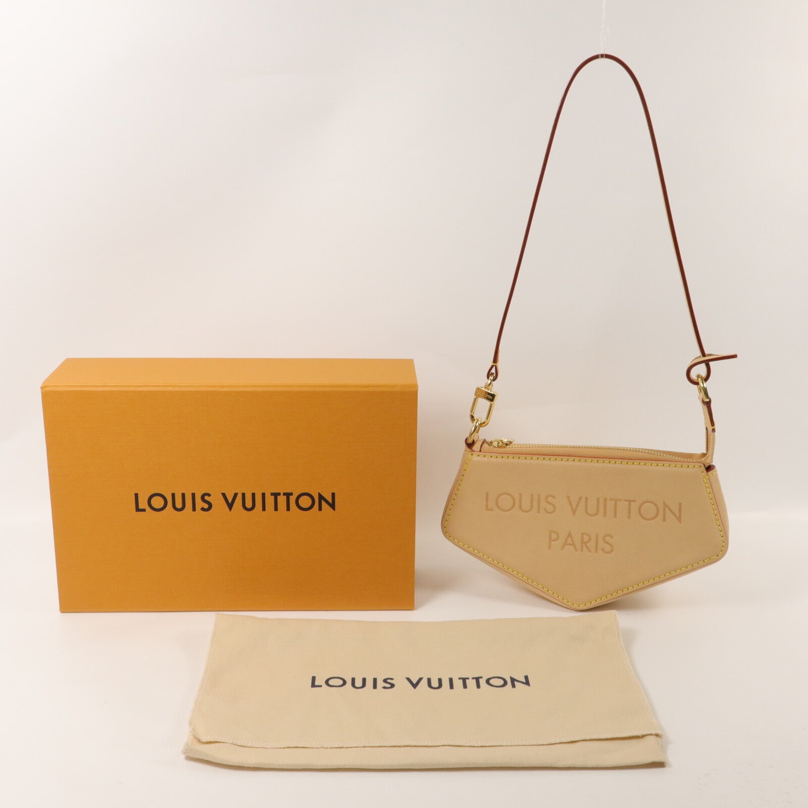 LOUIS VUITTON 牛皮皮革Pochette Ecusson手挽袋