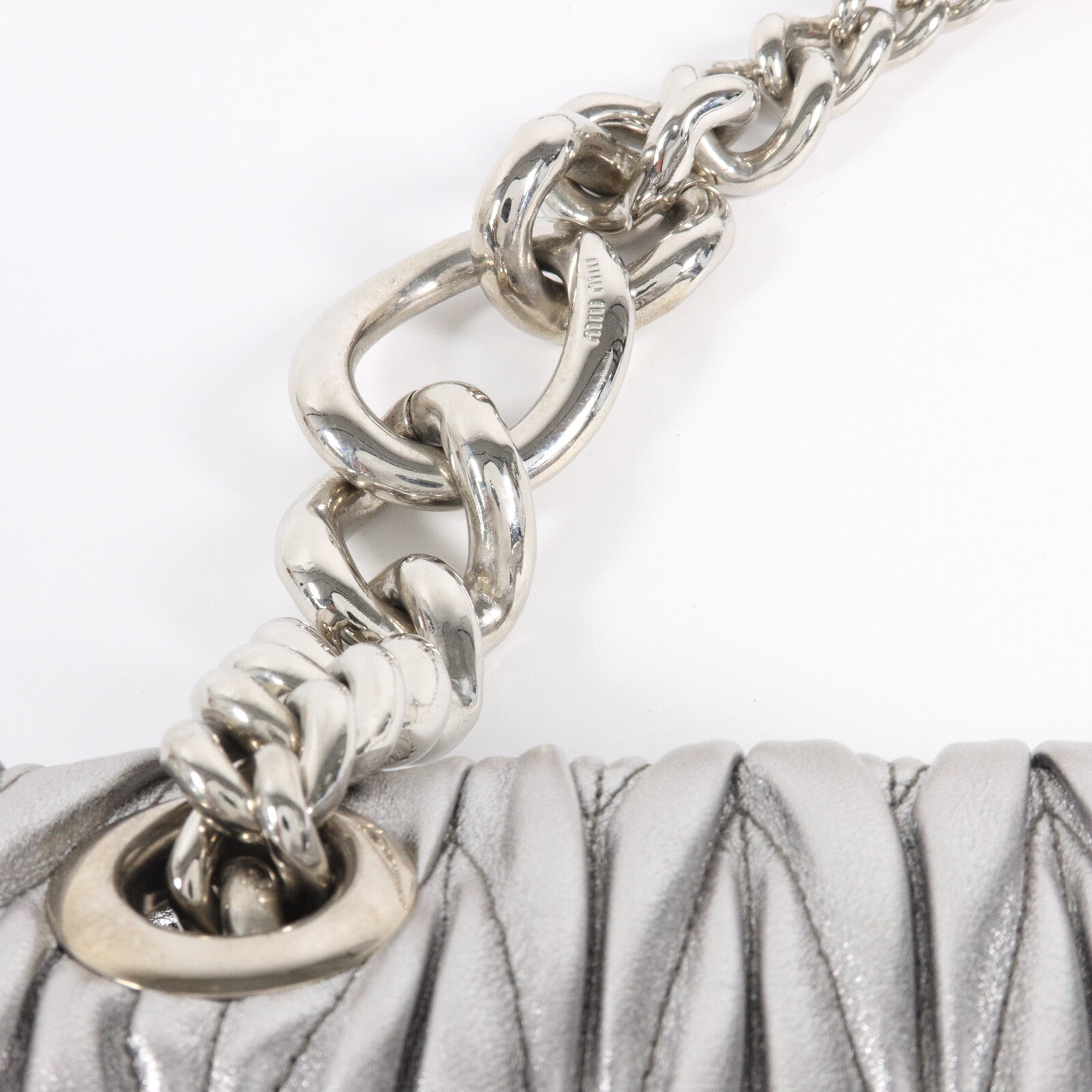 Miu Miu 牛皮皮革Chain Shoulder鏈帶肩背袋