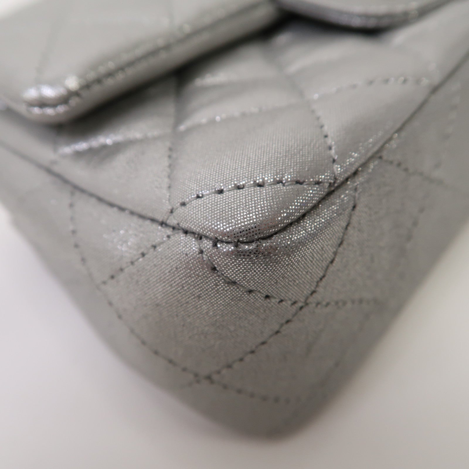 CHANEL 【激減優惠】菱格牛皮皮革Classic Flap 20 Chain Shoulder Bag金扣鏈帶肩背袋銀色