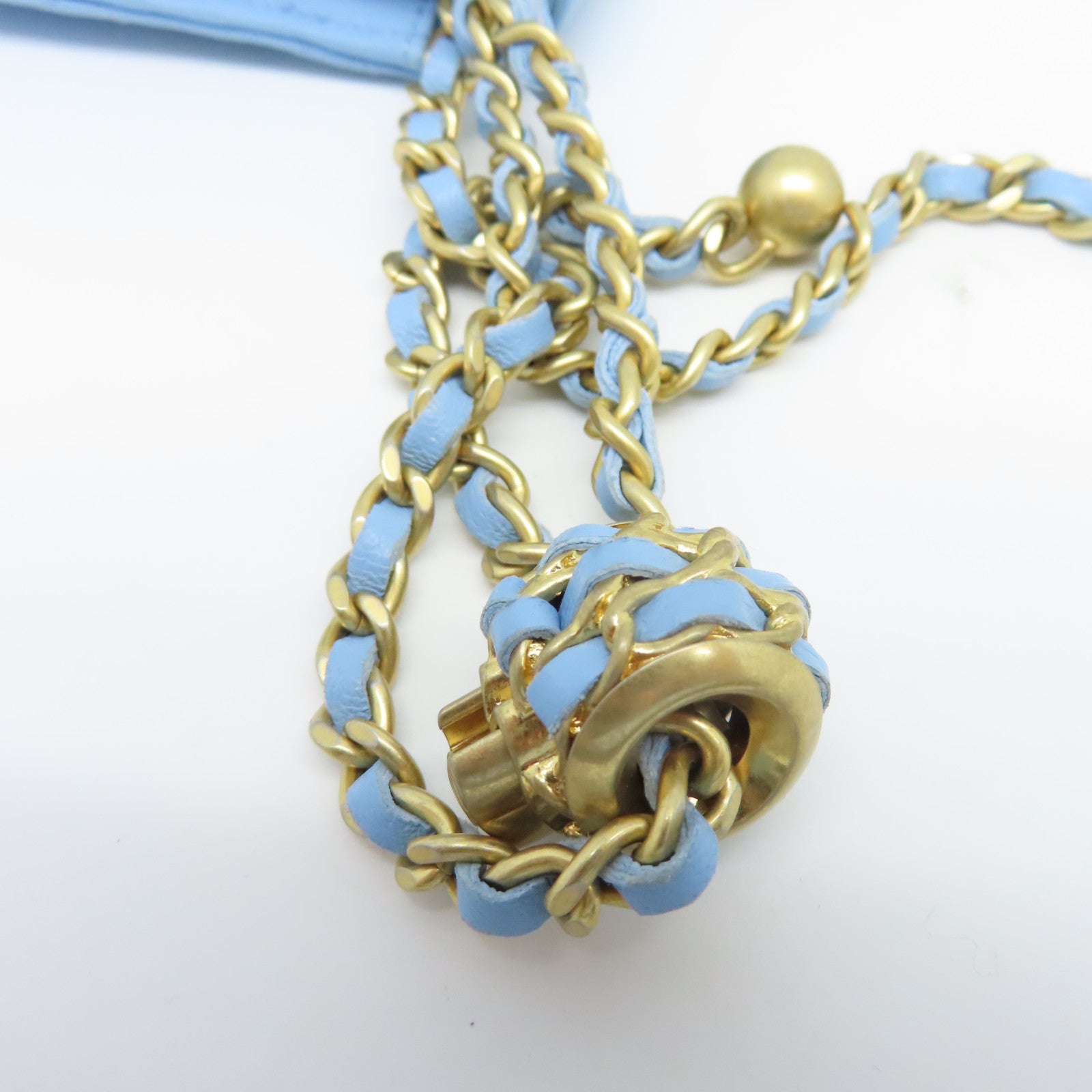 CHANEL 【清倉大減價】菱格羊皮皮革WOC金扣鏈帶肩背袋淺藍色