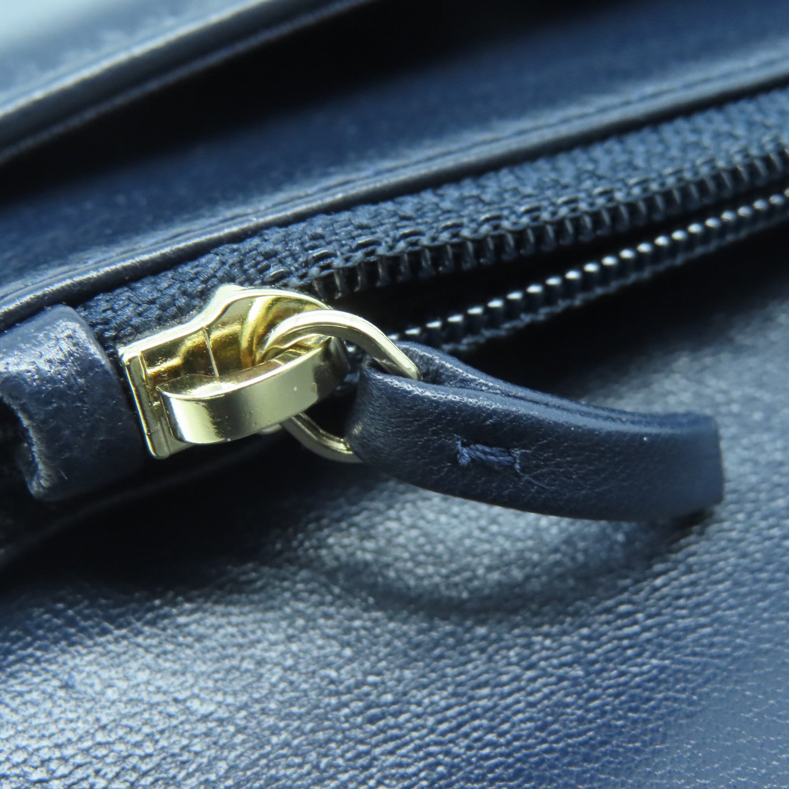 CHANEL 菱格羊皮皮革C19 WOC金扣/銀扣鏈帶肩背袋深藍色