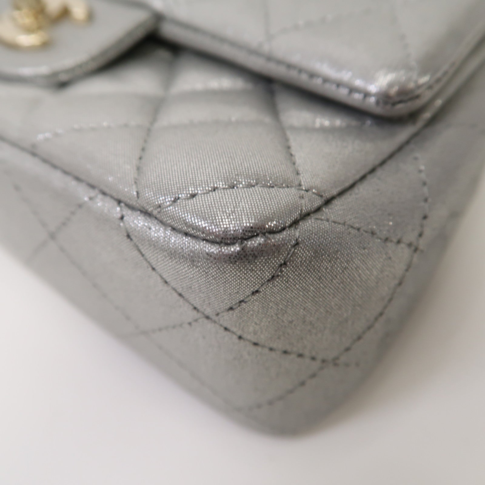 CHANEL 【激減優惠】菱格牛皮皮革Classic Flap 20 Chain Shoulder Bag金扣鏈帶肩背袋銀色