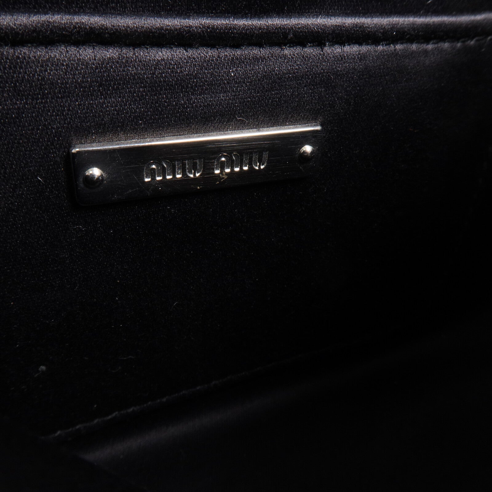 Miu Miu 牛皮皮革Chain Shoulder鏈帶肩背袋
