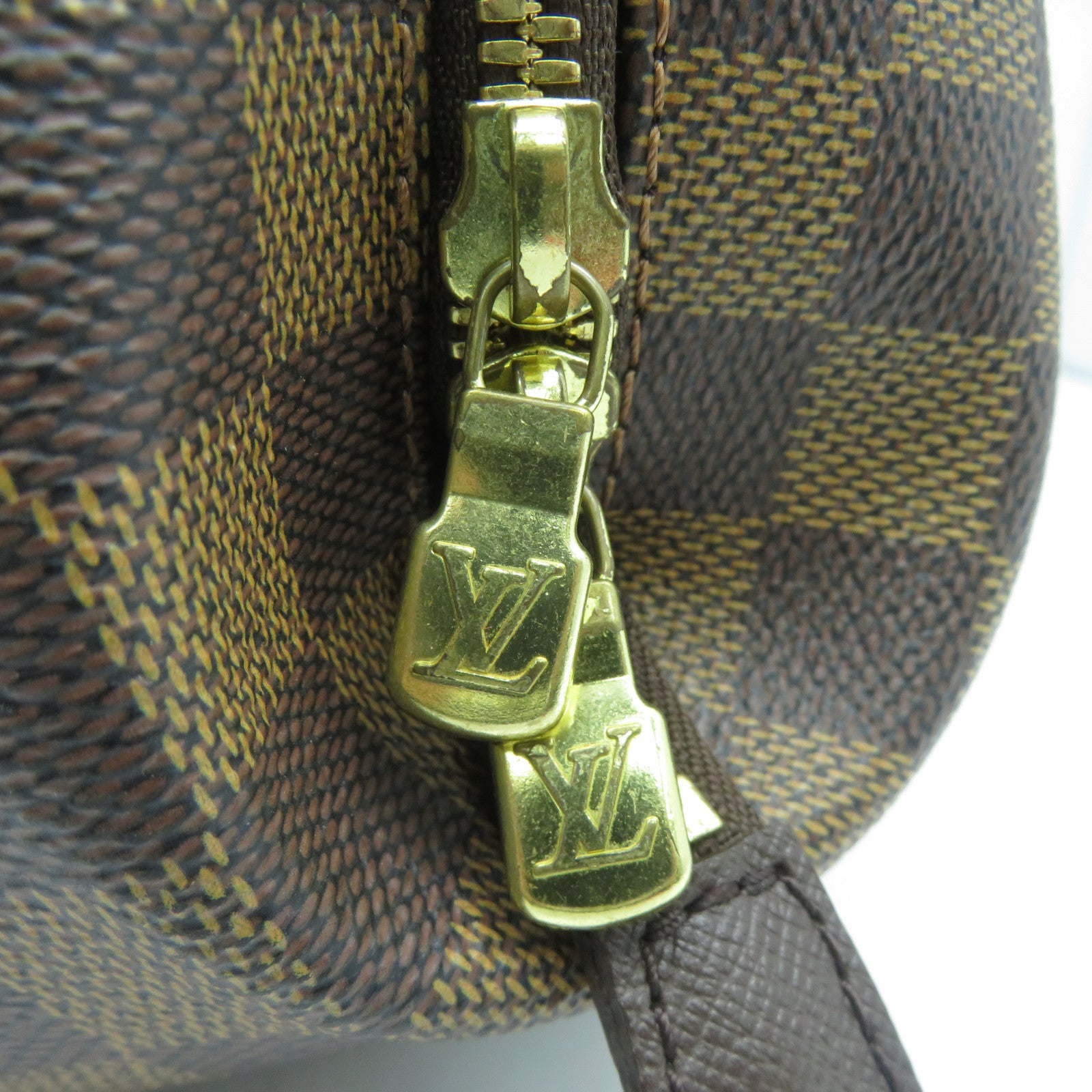 LOUIS VUITTON 【激減優惠】Damier Ebene Belem MM金扣肩背袋啡色