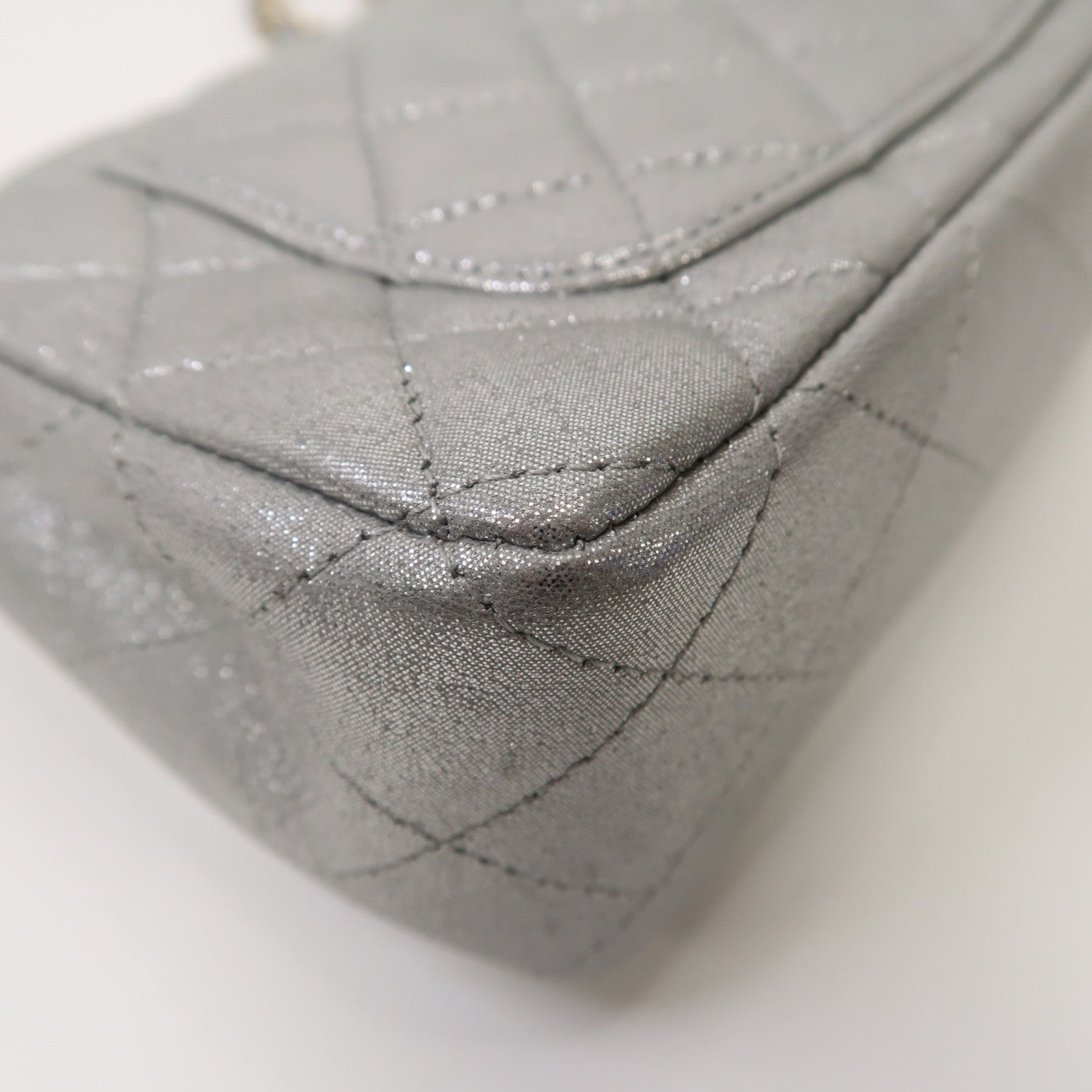 CHANEL 【激減優惠】菱格牛皮皮革Classic Flap 20 Chain Shoulder Bag金扣鏈帶肩背袋銀色