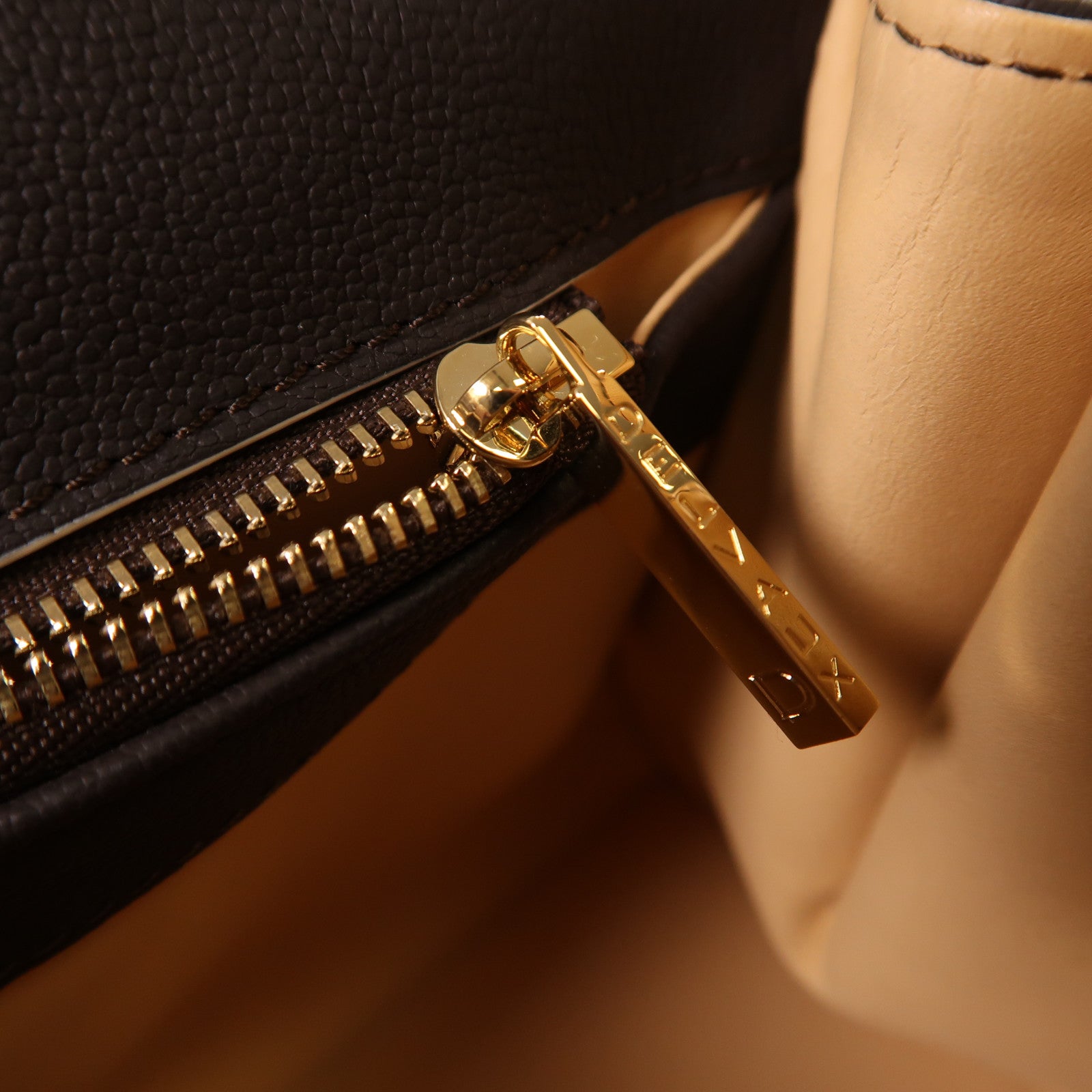 Delvaux 牛皮皮革Briliant East&West金扣手挽肩背兩用袋