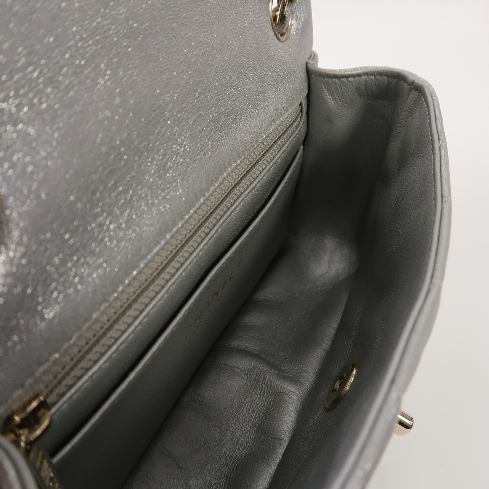 CHANEL 【激減優惠】菱格牛皮皮革Classic Flap 20 Chain Shoulder Bag金扣鏈帶肩背袋銀色