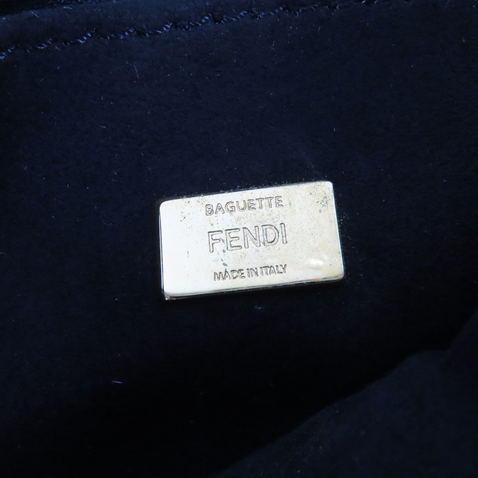 FENDI 牛皮皮革/Fur Micro Baguette Bag with Fluffy Feet金扣鏈帶肩背袋黑色