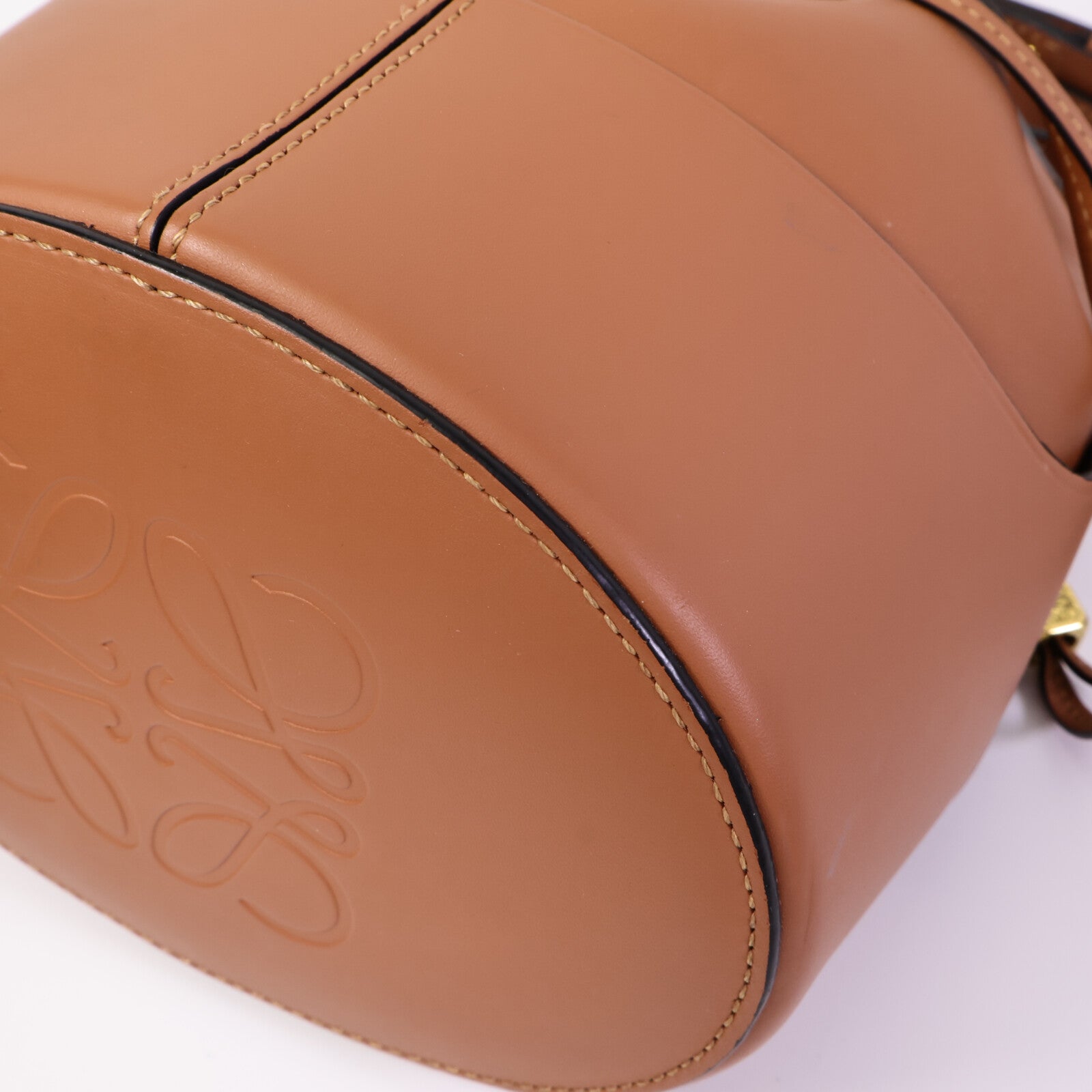 LOEWE 牛皮皮革Balloon Small肩背袋
