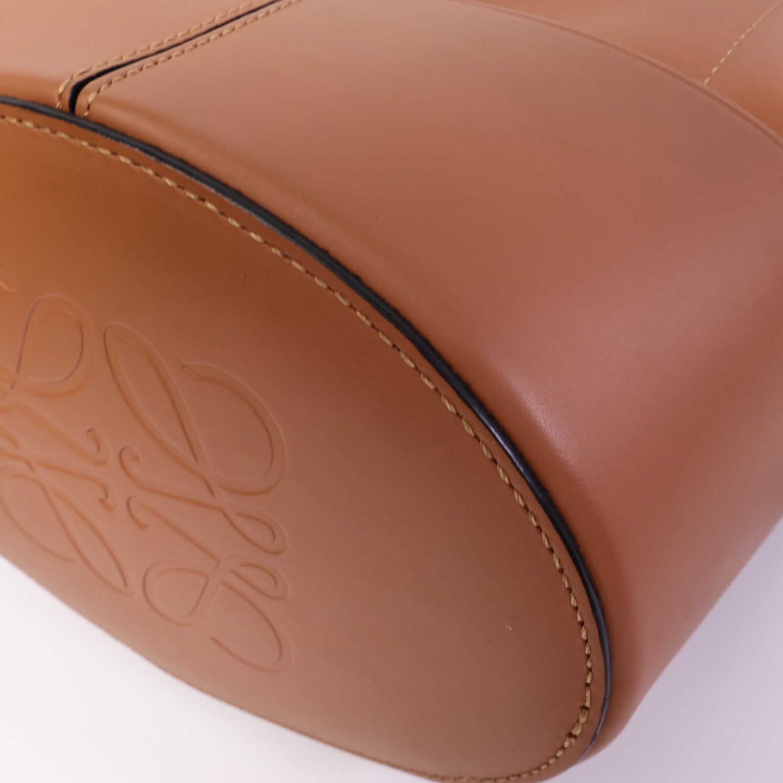 LOEWE 牛皮皮革Balloon Small肩背袋