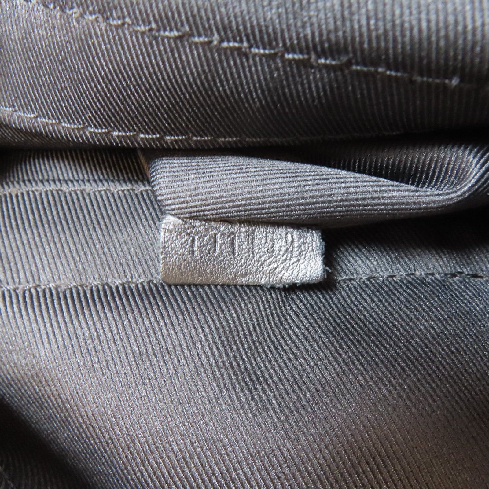 LOUIS VUITTON Monogram Chalk Sling黑扣肩背袋啡色