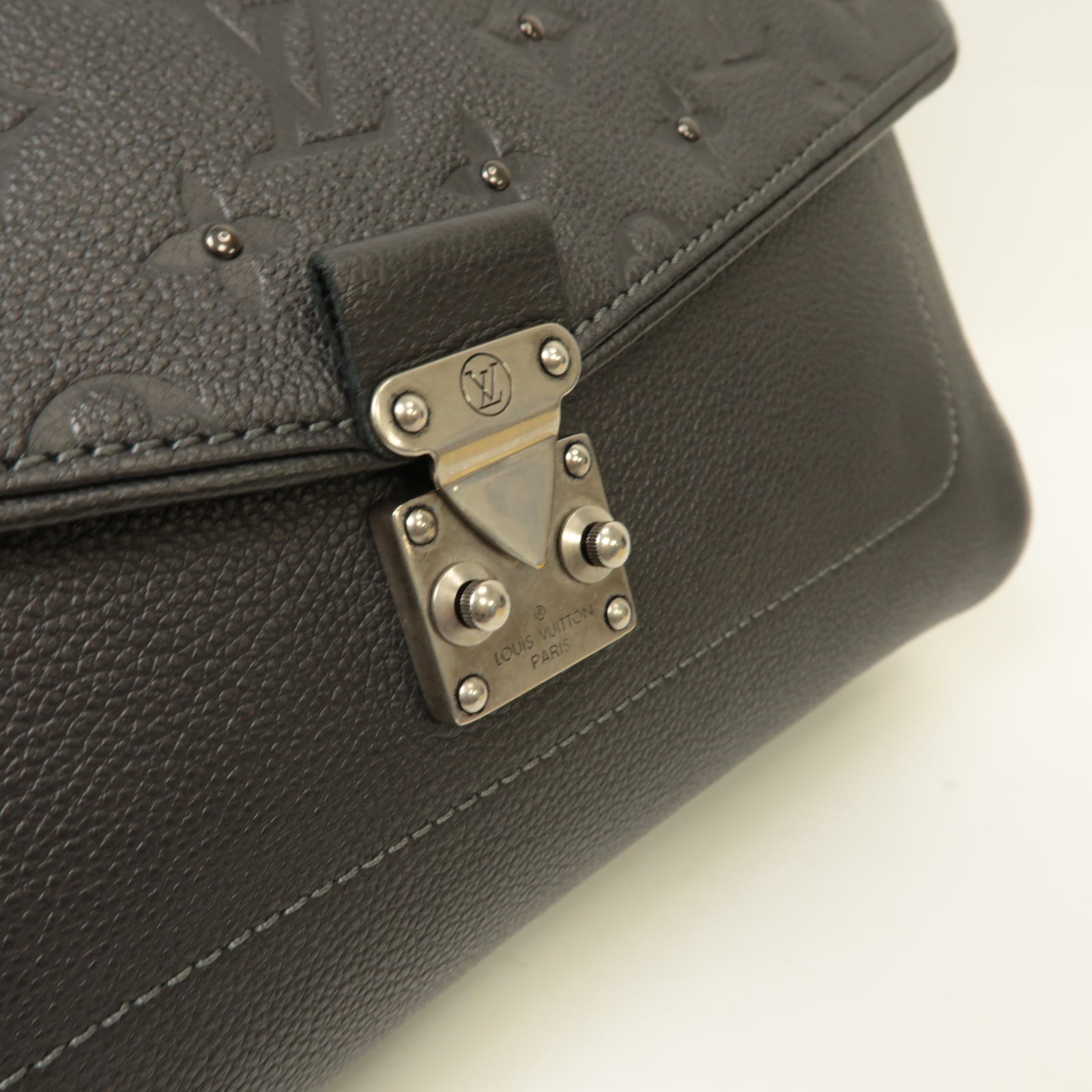 LOUIS VUITTON Monogram Empreinte Saint-Germain MM銀扣鏈帶肩背袋黒色