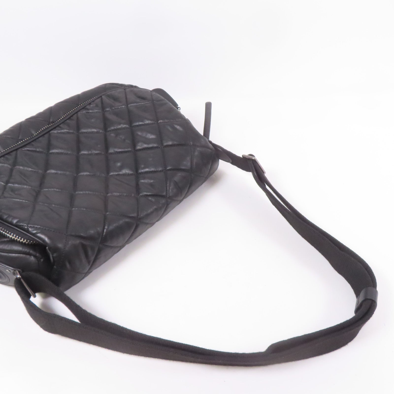 CHANEL 尼龍Coco Cocoon銀扣肩背袋