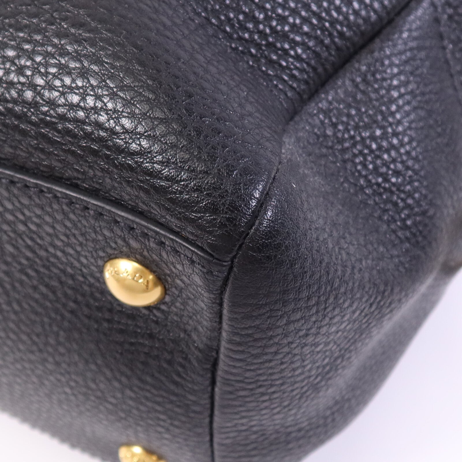 PRADA 牛皮皮革Shoulder Bag金扣肩背袋