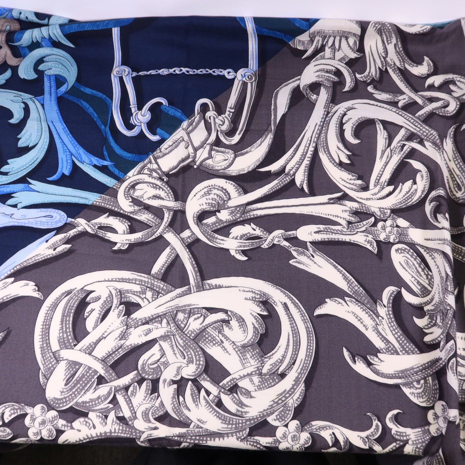 HERMES 絲質/羊絨Scarf 140X140絲巾