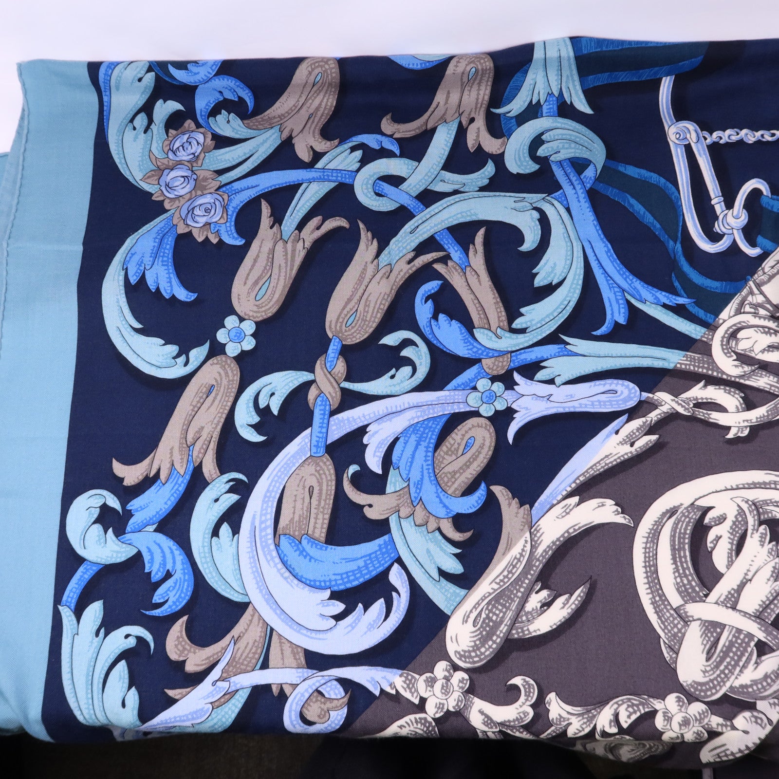 HERMES 絲質/羊絨Scarf 140X140絲巾