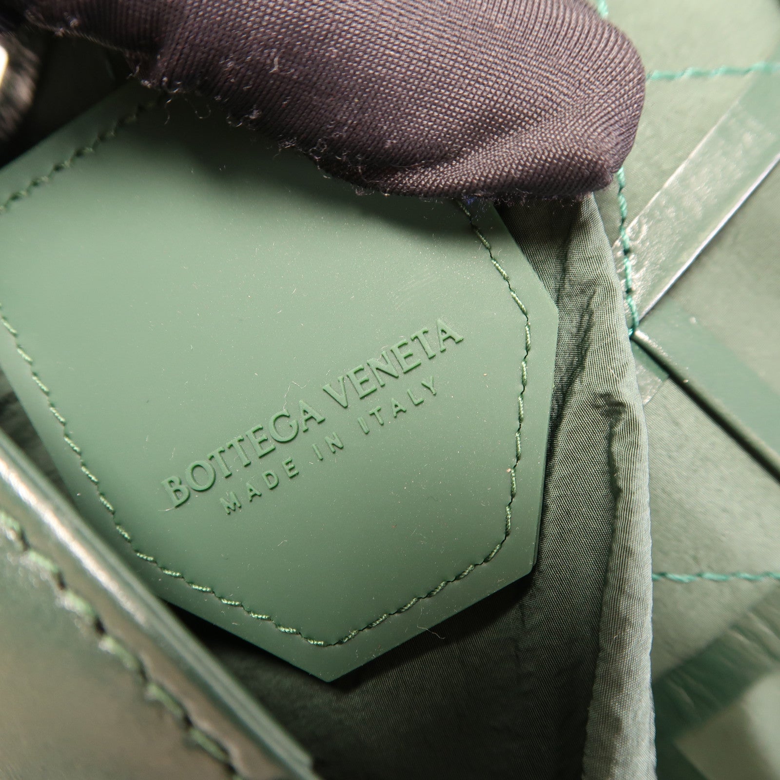 BOTTEGA VENETA 皮革Cassette銀扣肩背袋