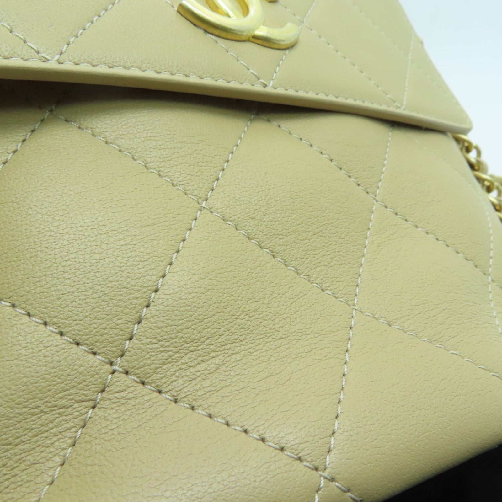 CHANEL 菱格牛皮皮革Chain Shoulder Bag金扣鏈帶肩背袋米色