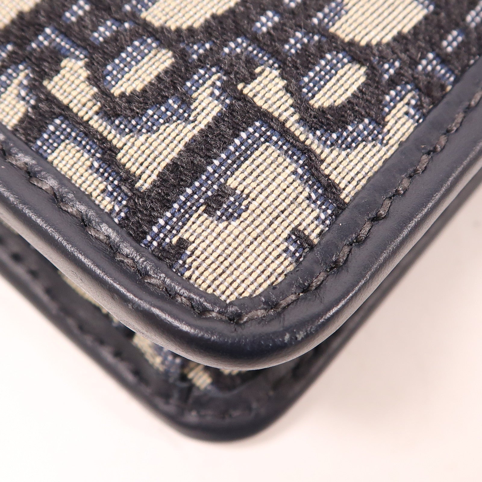 Dior 帆布30 Montaigne金扣肩背袋