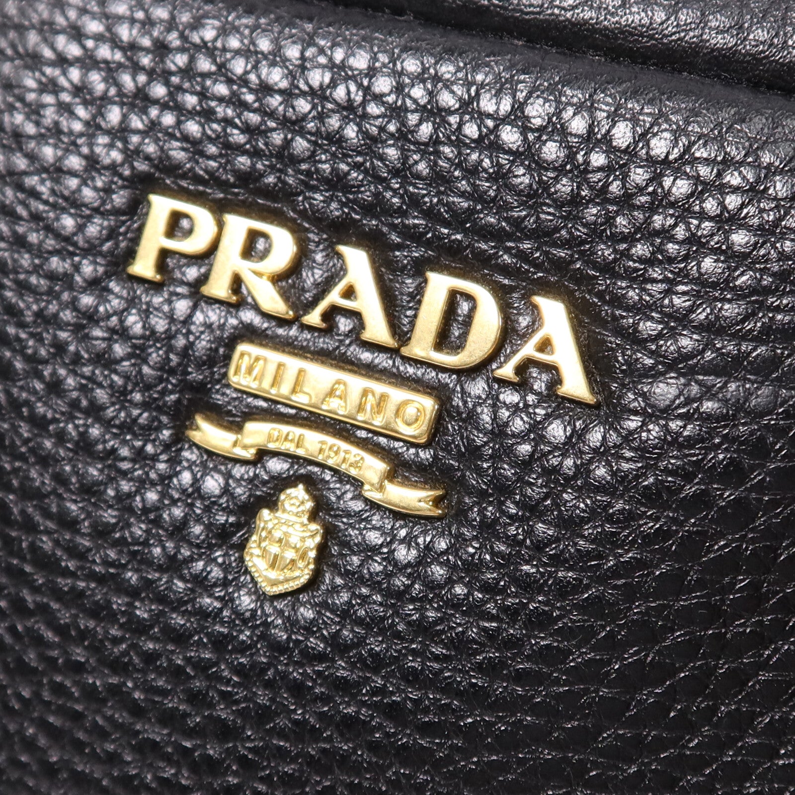 PRADA 牛皮皮革Shoulder Bag金扣肩背袋