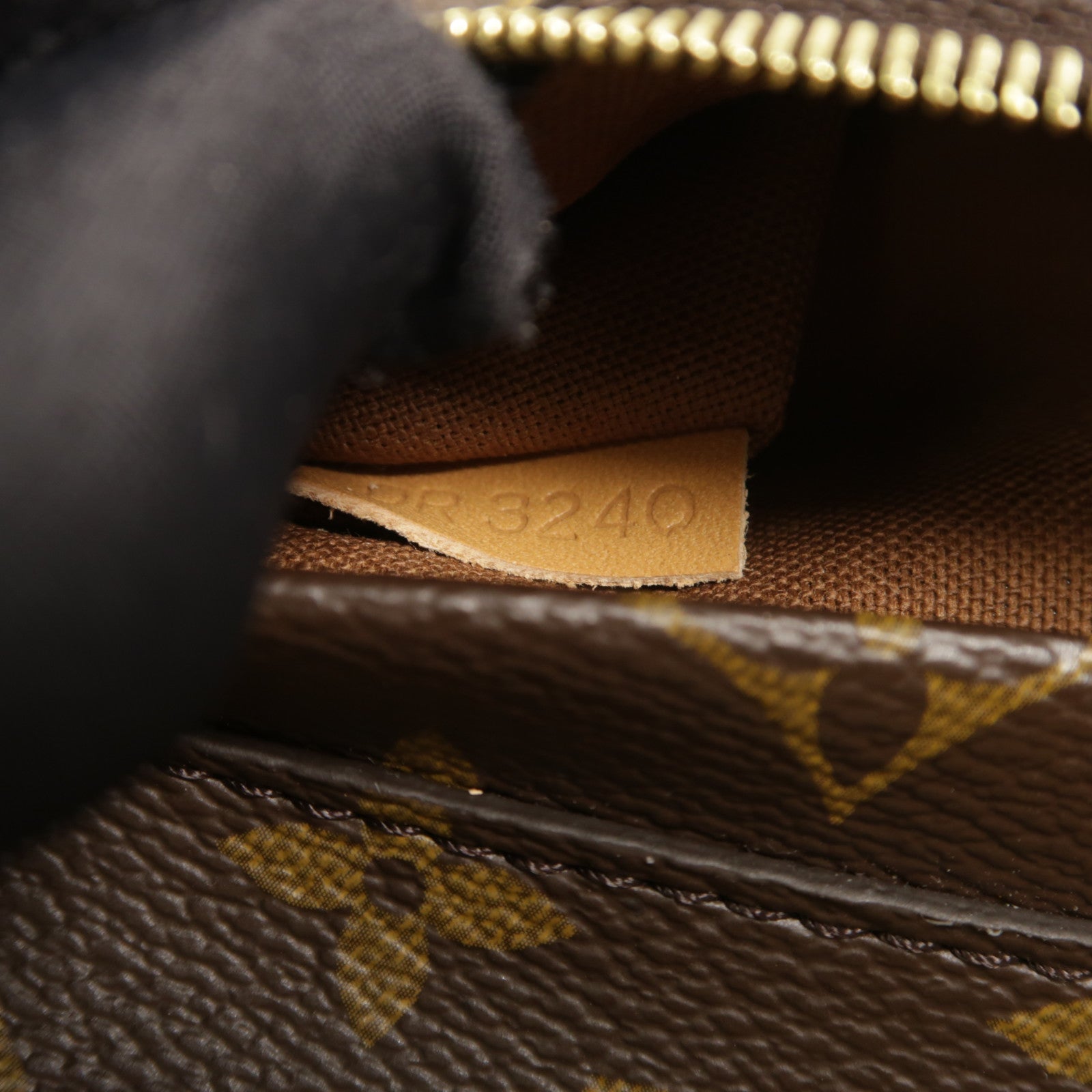 LOUIS VUITTON Monogram Montsouris背包