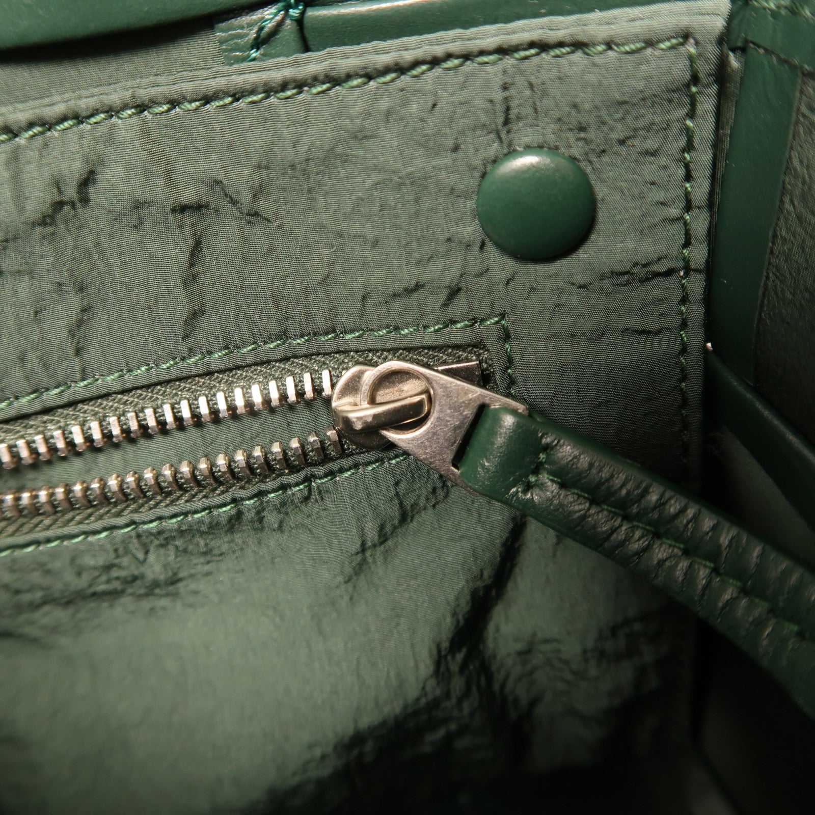 BOTTEGA VENETA 皮革Cassette銀扣肩背袋