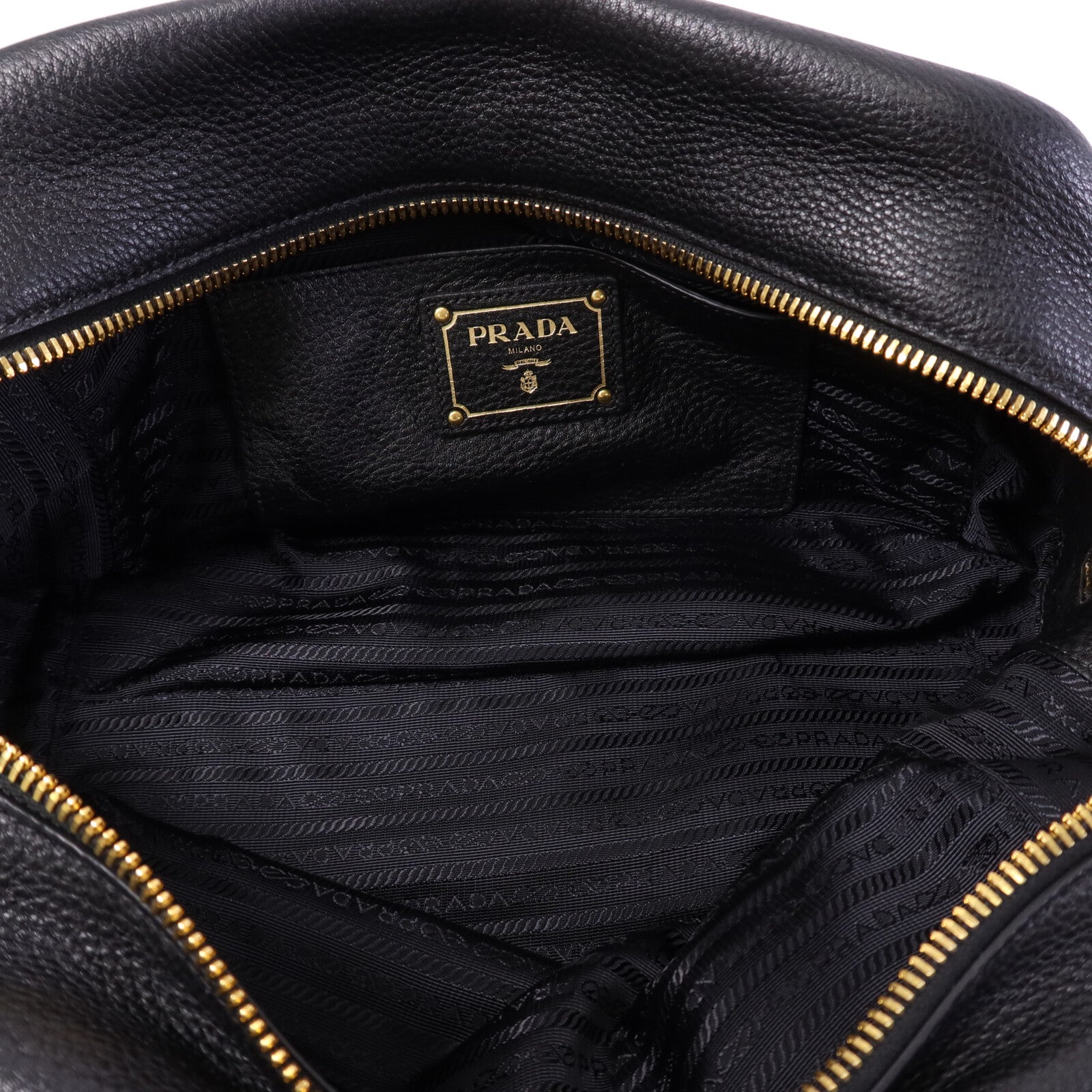 PRADA 牛皮皮革Shoulder Bag金扣肩背袋