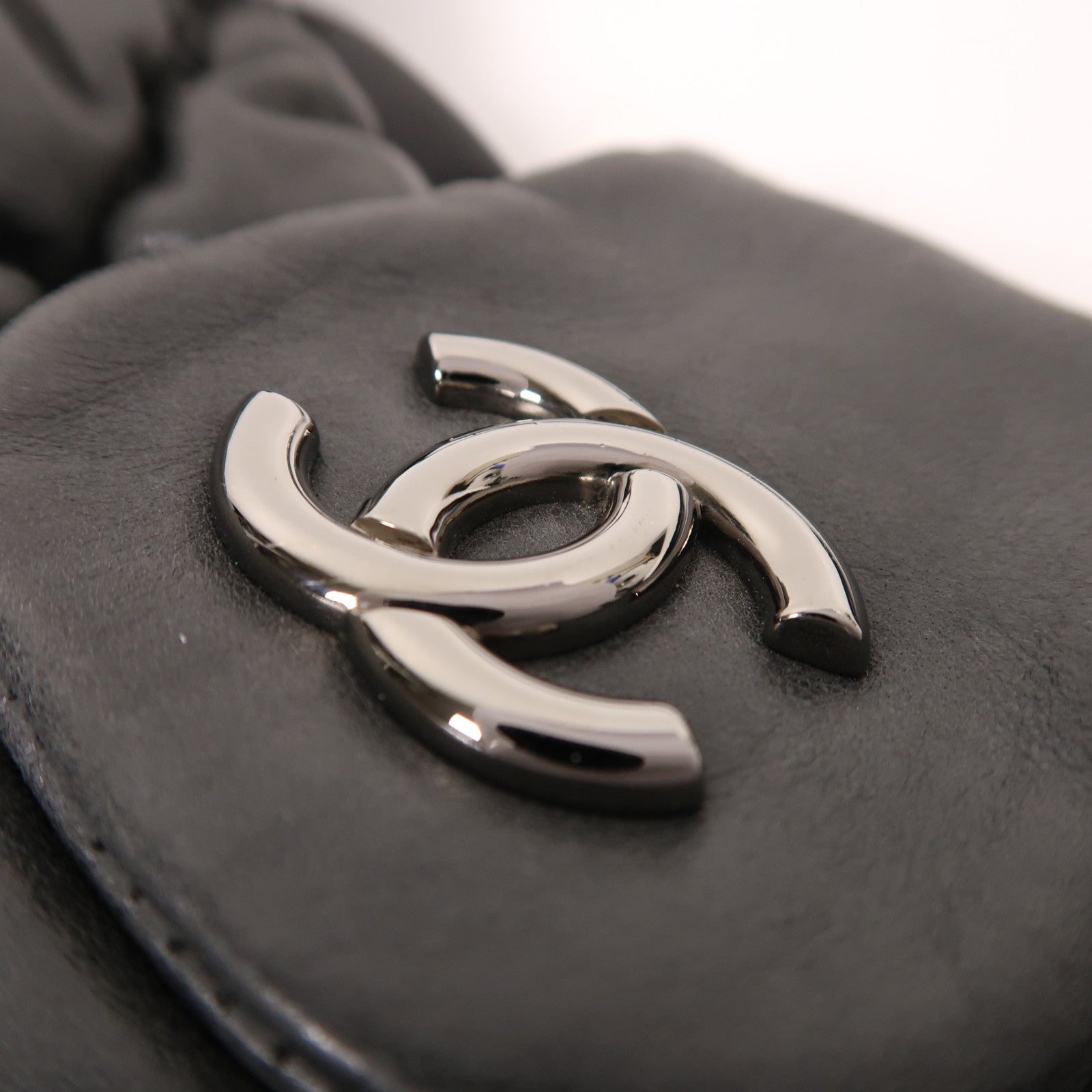 CHANEL 羊皮皮革Shoulder Bag銀扣肩背袋