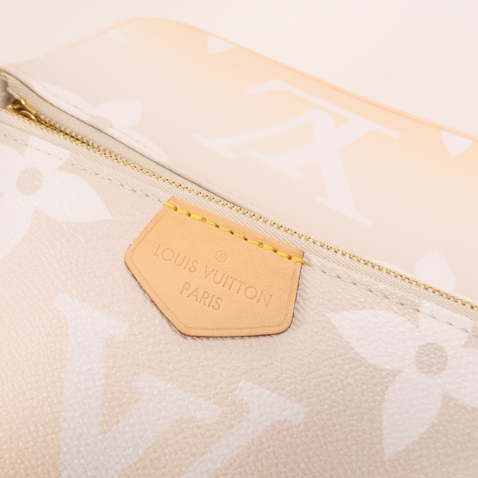 LOUIS VUITTON Monogram Giant Multi Pochette Accessoires金扣手挽肩背兩用袋