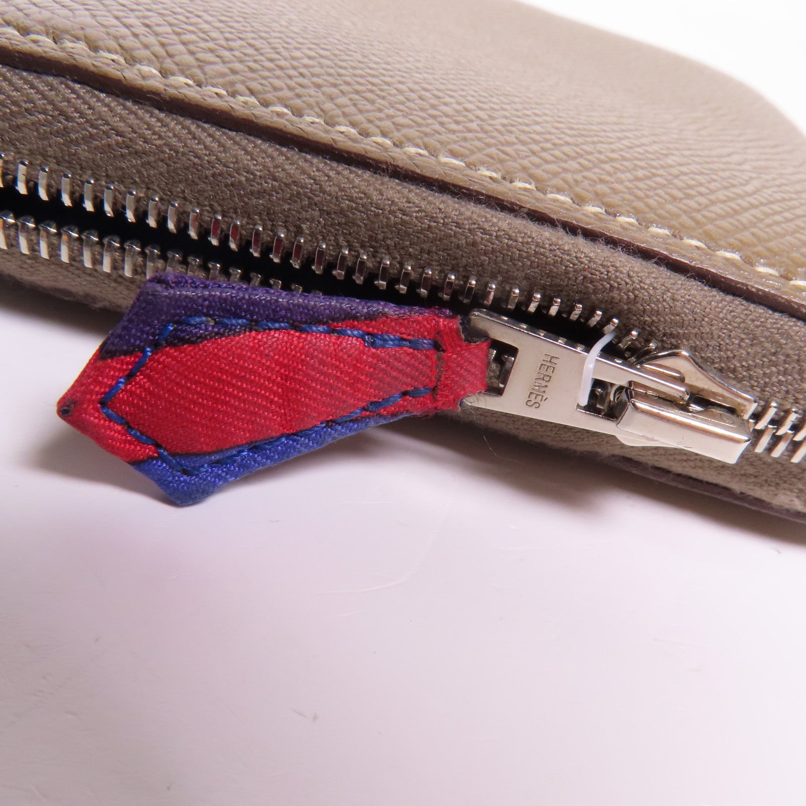HERMES Epsom皮革Silk'In Compact銀扣錢包Etoupe