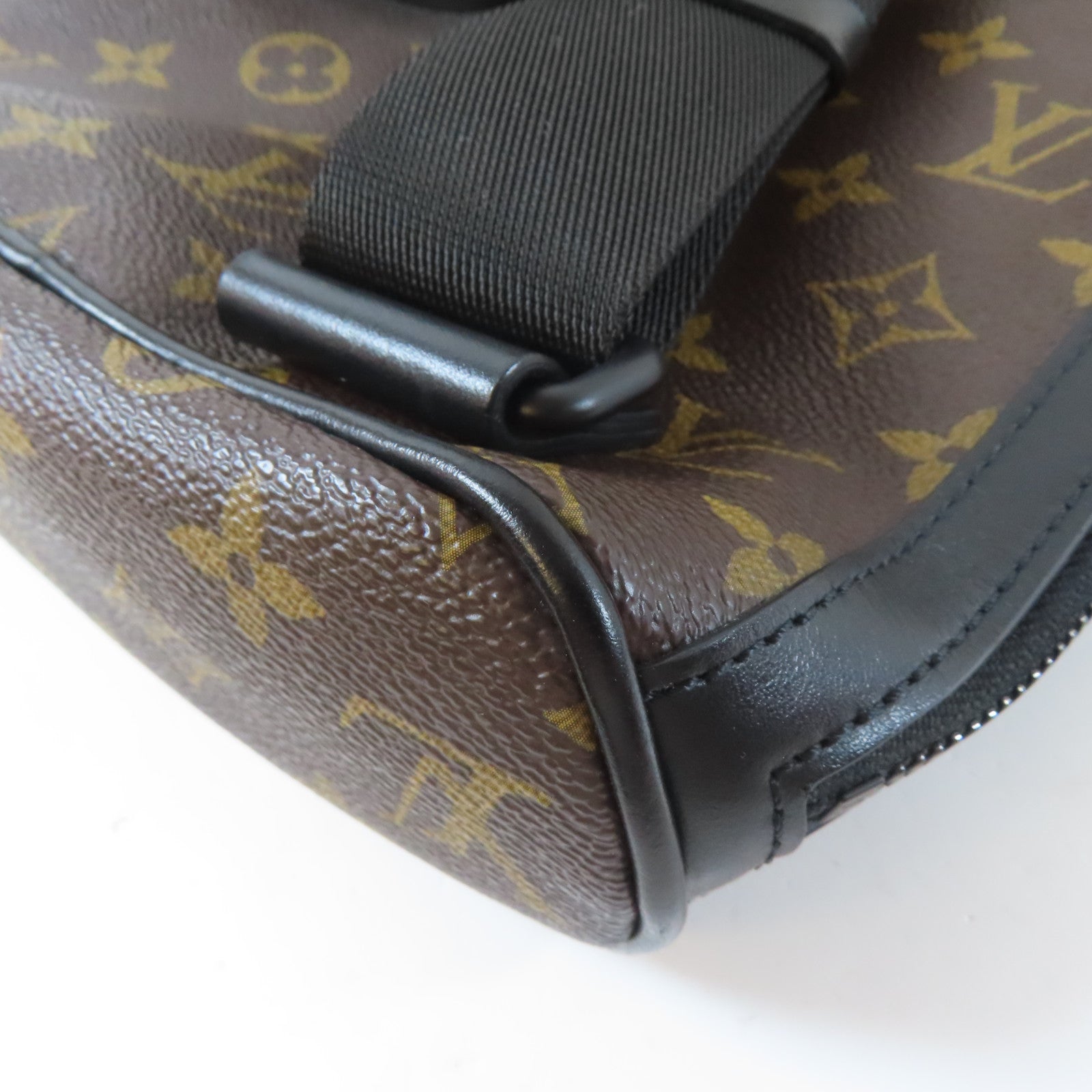 LOUIS VUITTON Monogram Chalk Sling黑扣肩背袋啡色