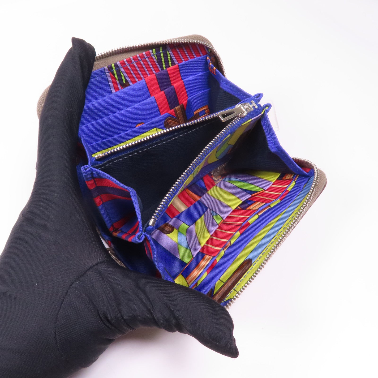 HERMES Epsom皮革Silk'In Compact銀扣錢包Etoupe