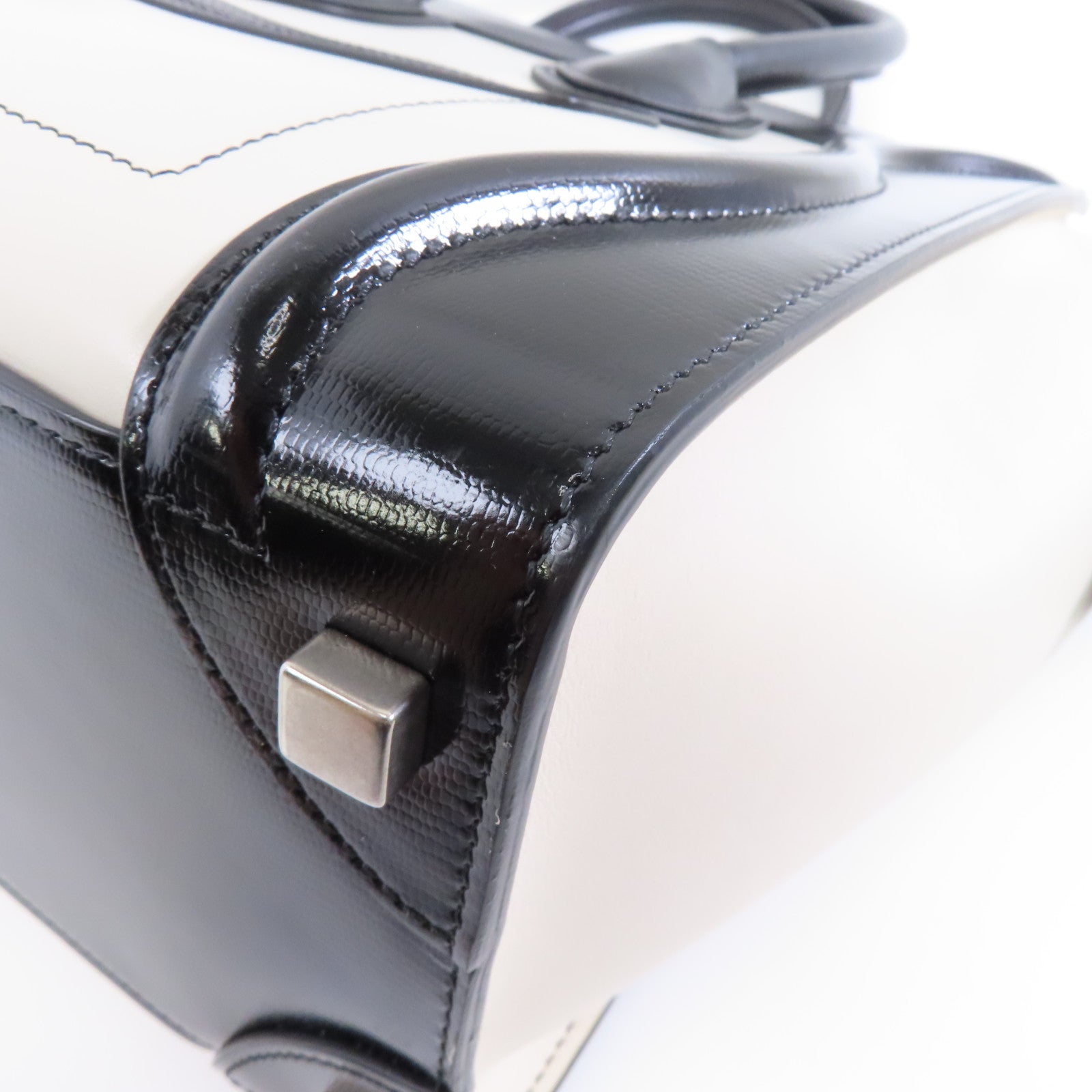 CELINE 牛皮皮革Micro Luggage銀扣手挽袋白色/黑色