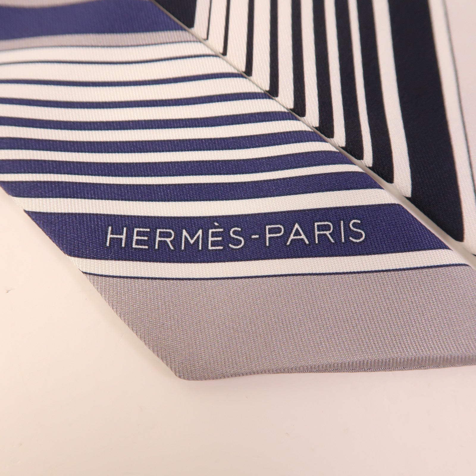 HERMES 絲質Twilly絲巾
