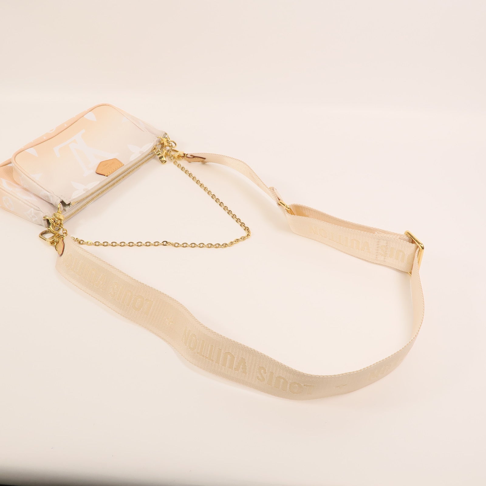 LOUIS VUITTON Monogram Giant Multi Pochette Accessoires金扣手挽肩背兩用袋