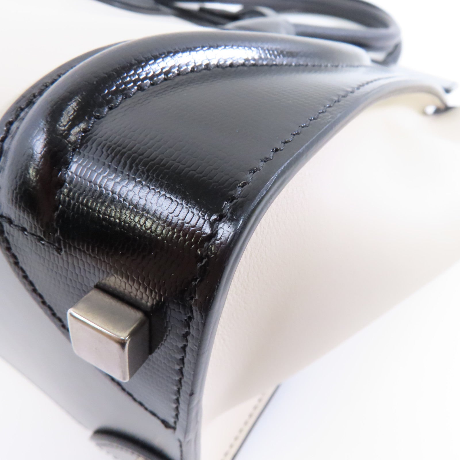 CELINE 牛皮皮革Micro Luggage銀扣手挽袋白色/黑色