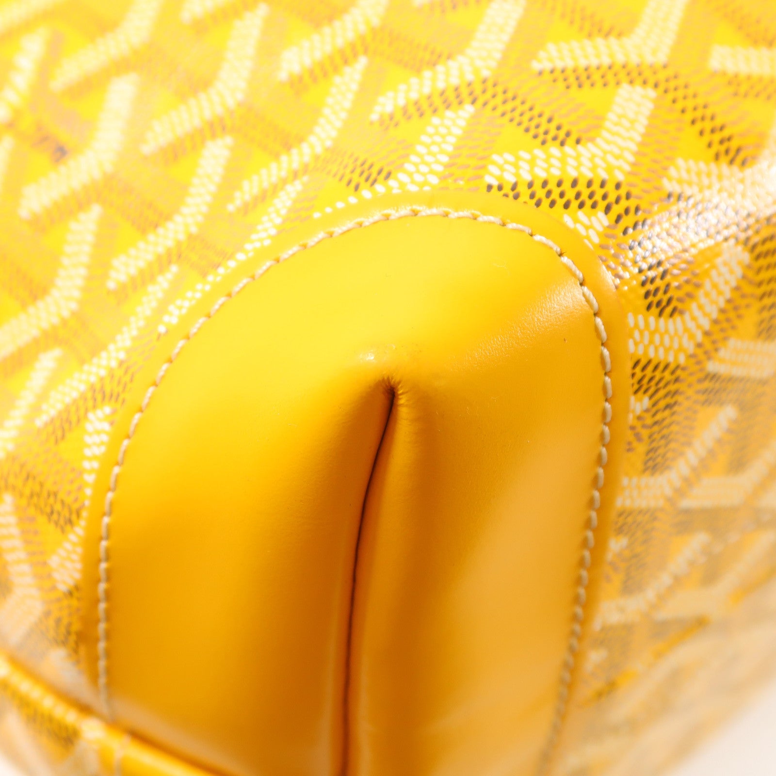 GOYARD 【激減優惠】塗層帆布Bellechasse Biaude PM肩背袋黃色