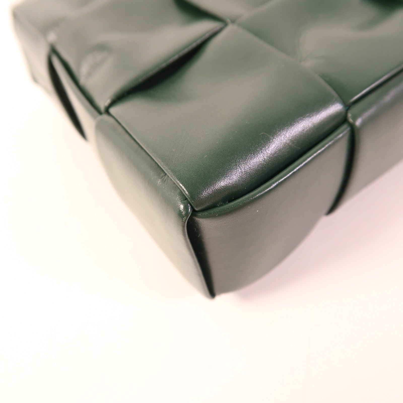 BOTTEGA VENETA 皮革Cassette銀扣肩背袋