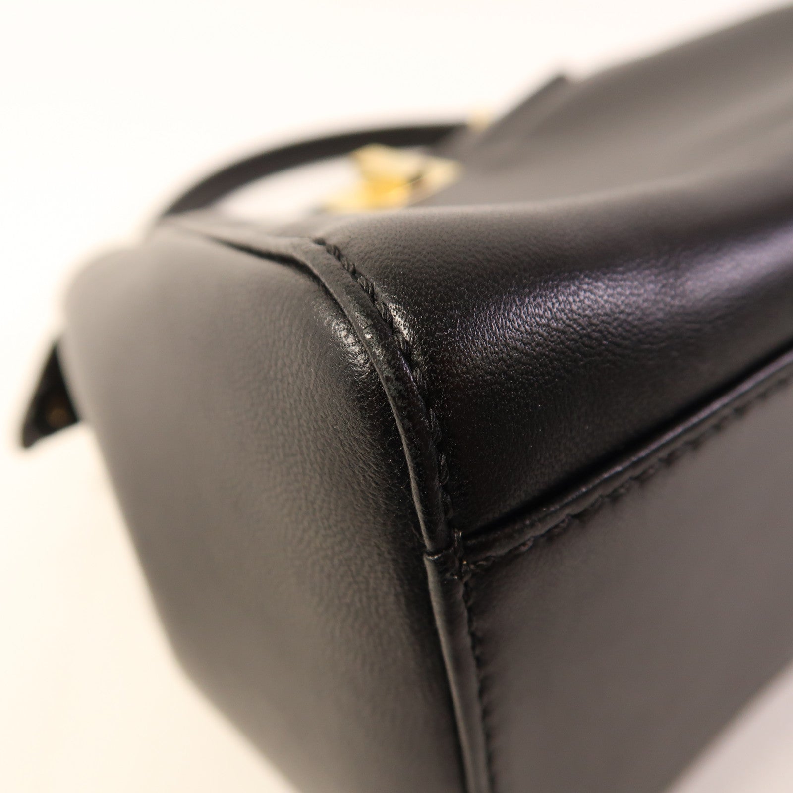 FENDI 羊皮皮革Mini Peekaboo金扣手挽肩背兩用袋