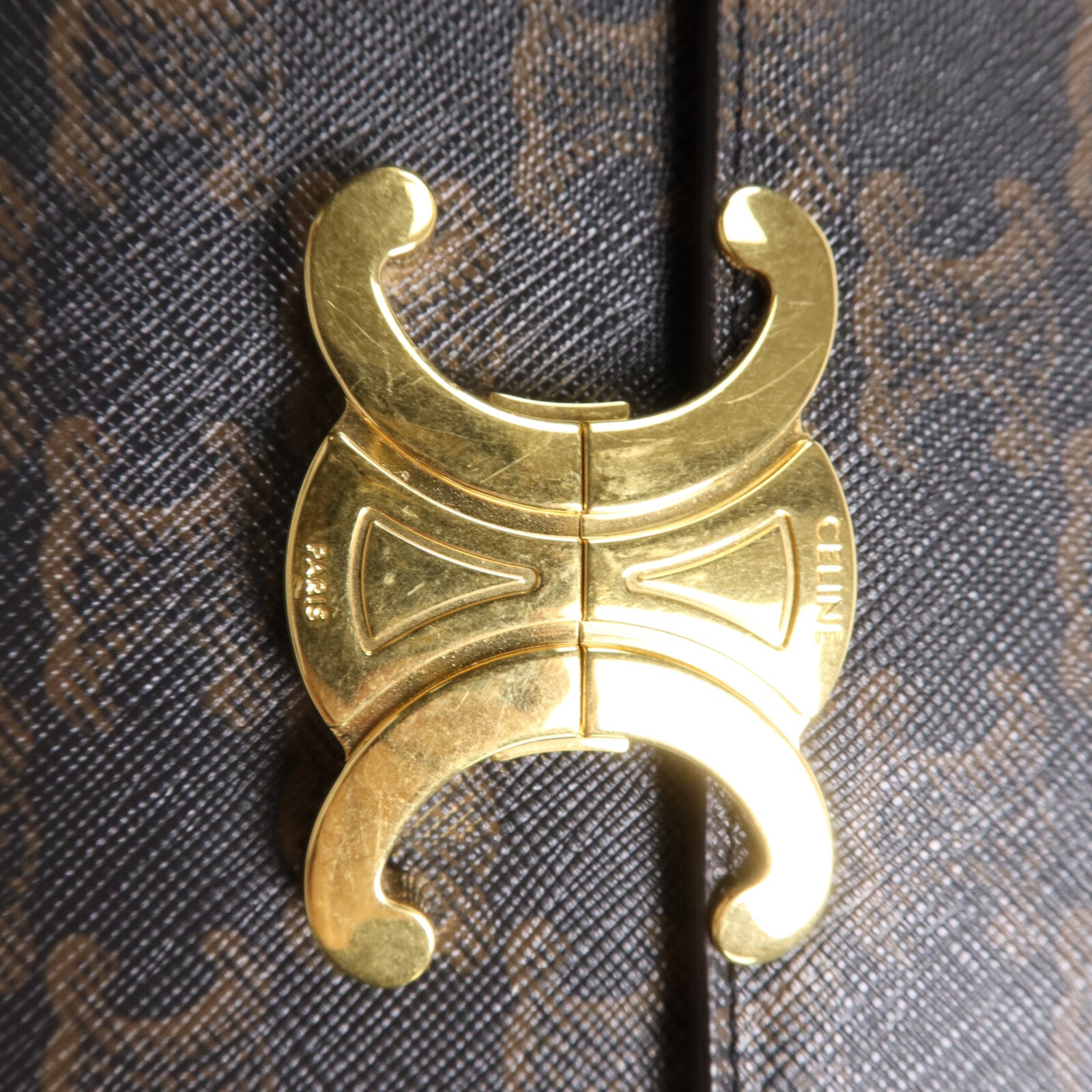 CELINE 塗層帆布Triomphe 22金扣肩背袋