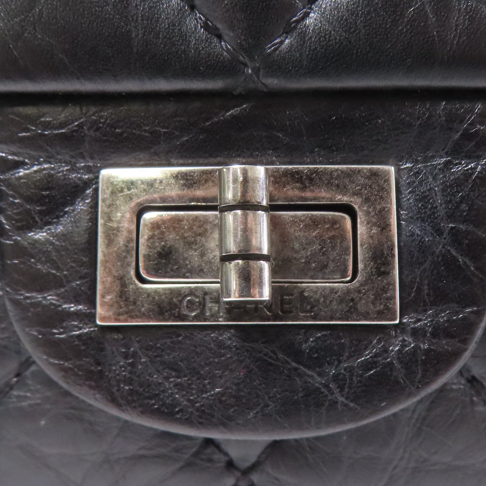 CHANEL 牛皮皮革2.55銀扣鏈帶肩背袋