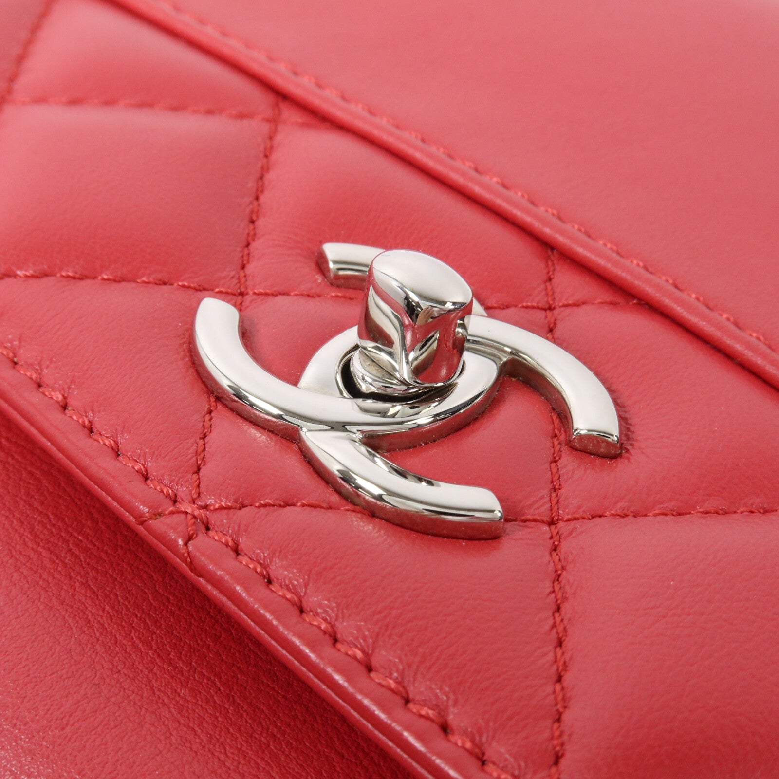 CHANEL 牛皮皮革Tramezzo Flap Bag鏈帶肩背袋