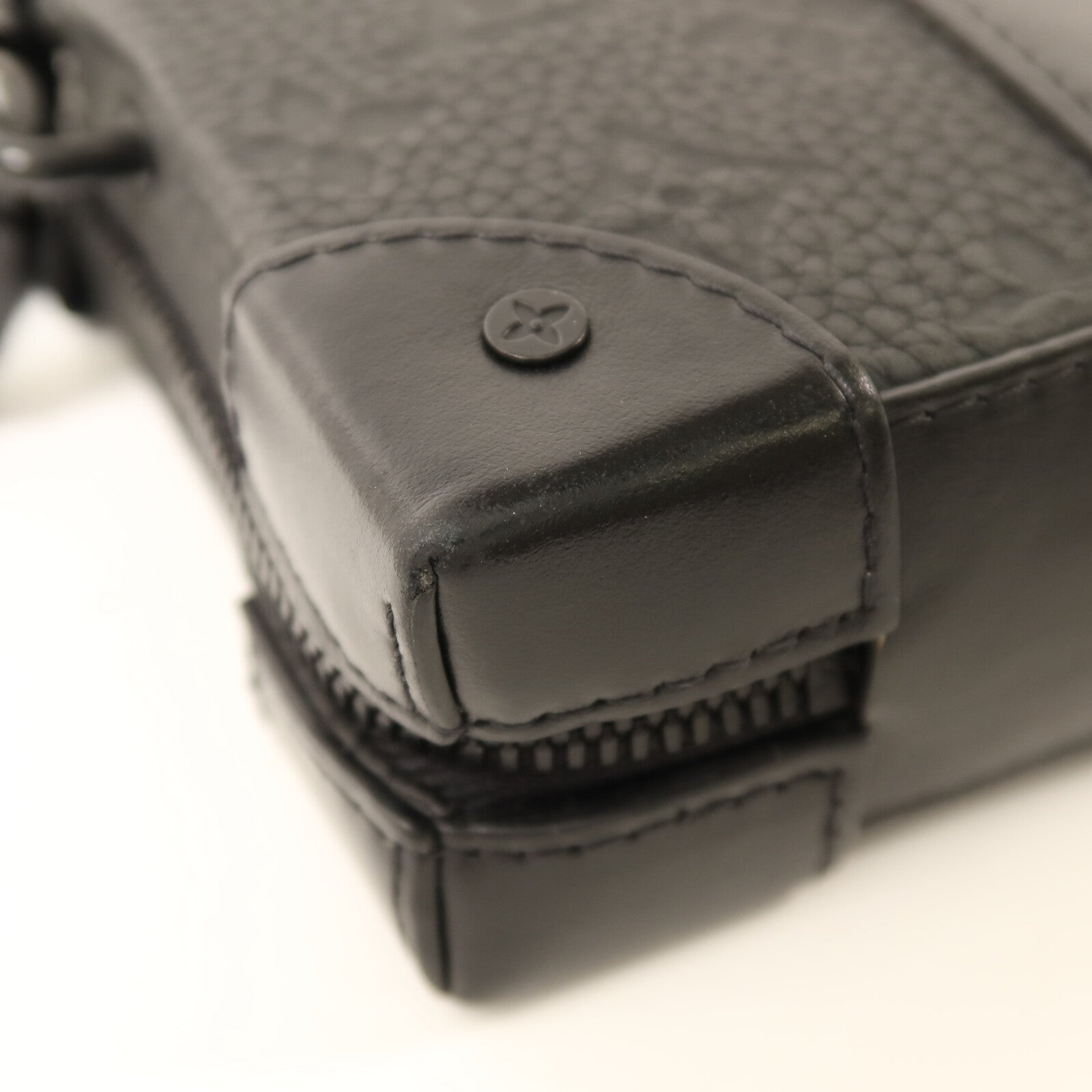 LOUIS VUITTON Monogram Taurillon Soft Trunk肩背袋